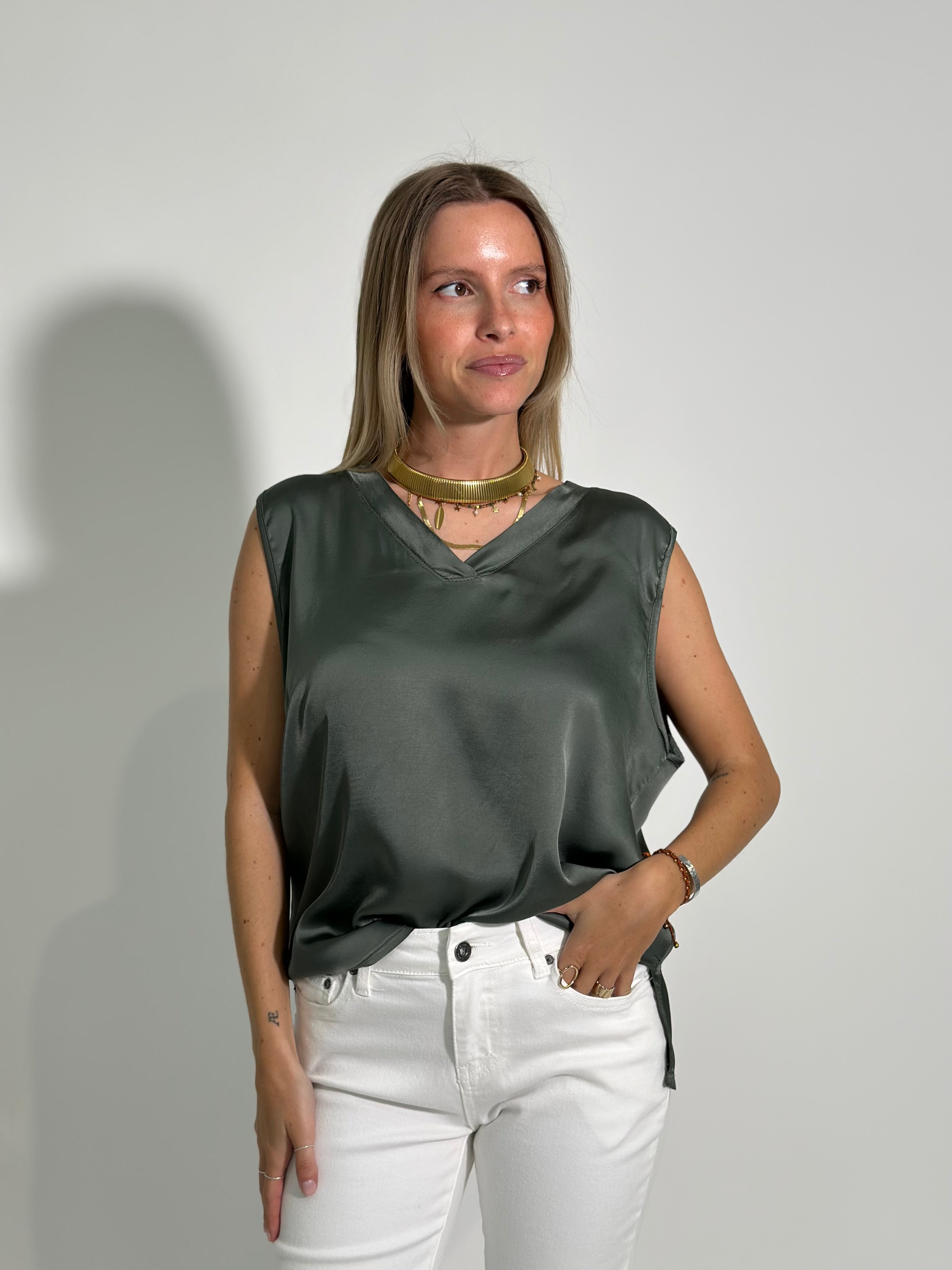 Maglia satin smanicata 10673