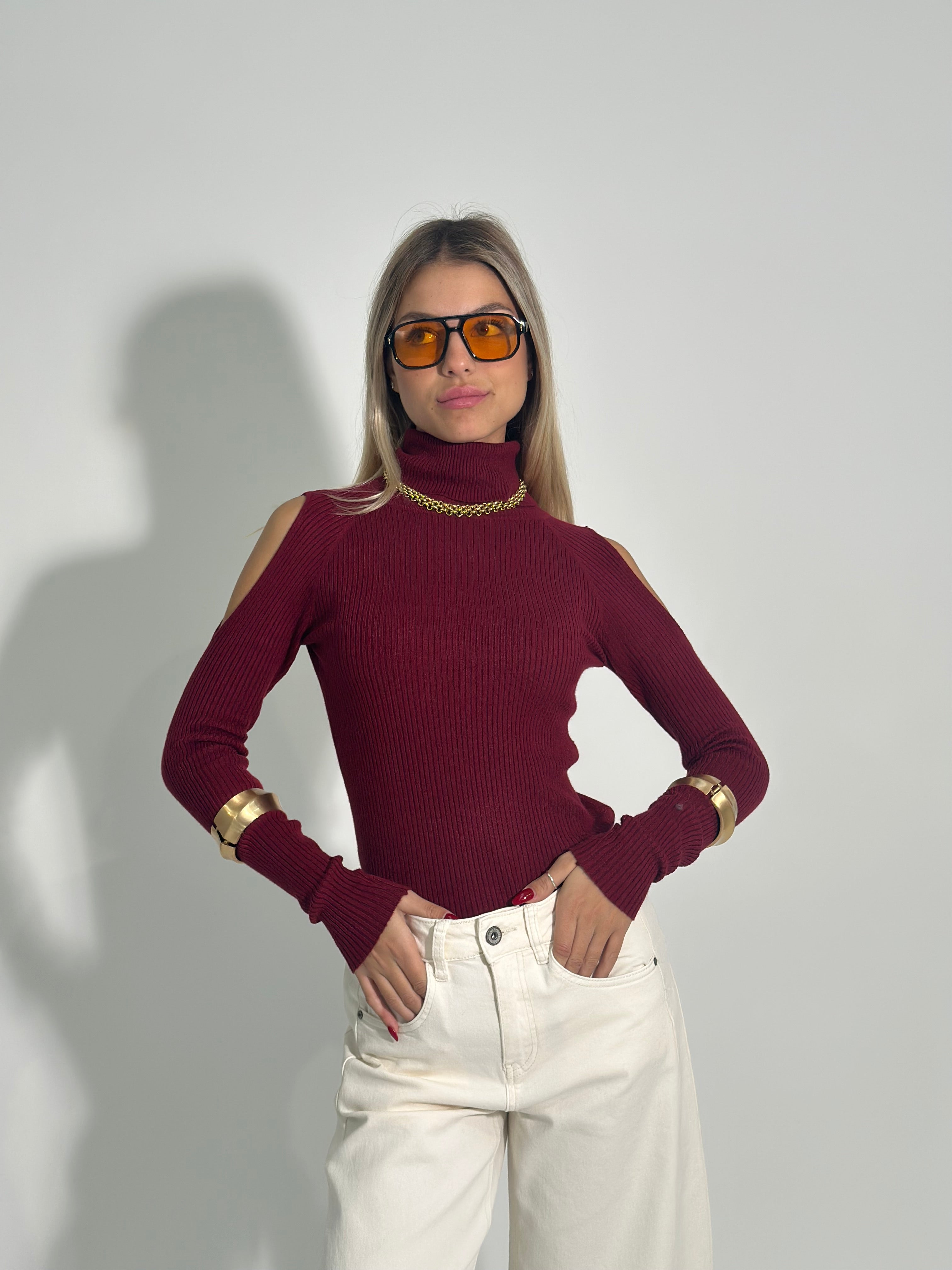 Maglia dolcevita cut-out 8141 3+1 OMAGGIO