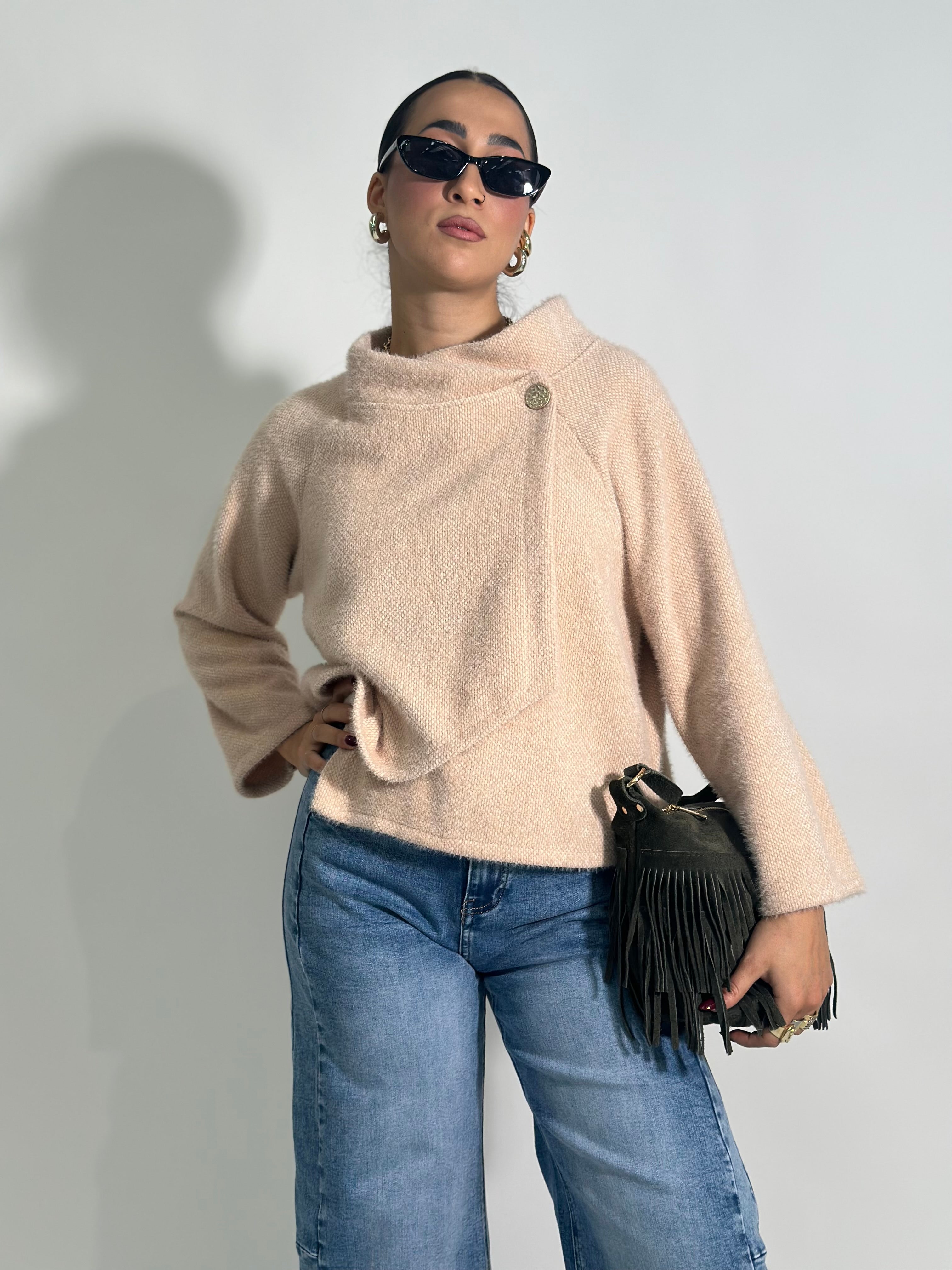 Giacca fluffy con bottone 28063 3+1 OMAGGIO