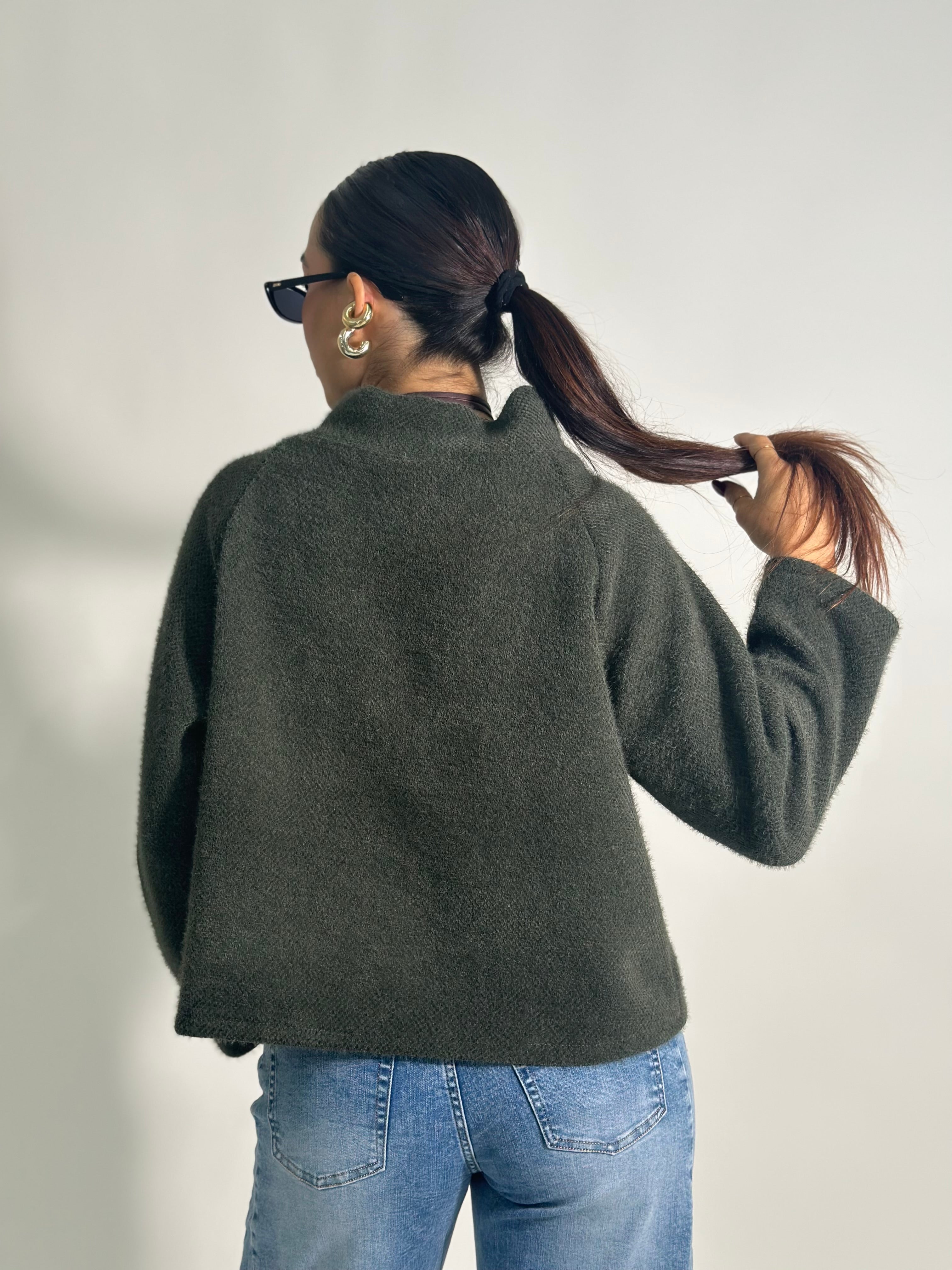 Giacca fluffy con bottone 28063 3+1 OMAGGIO