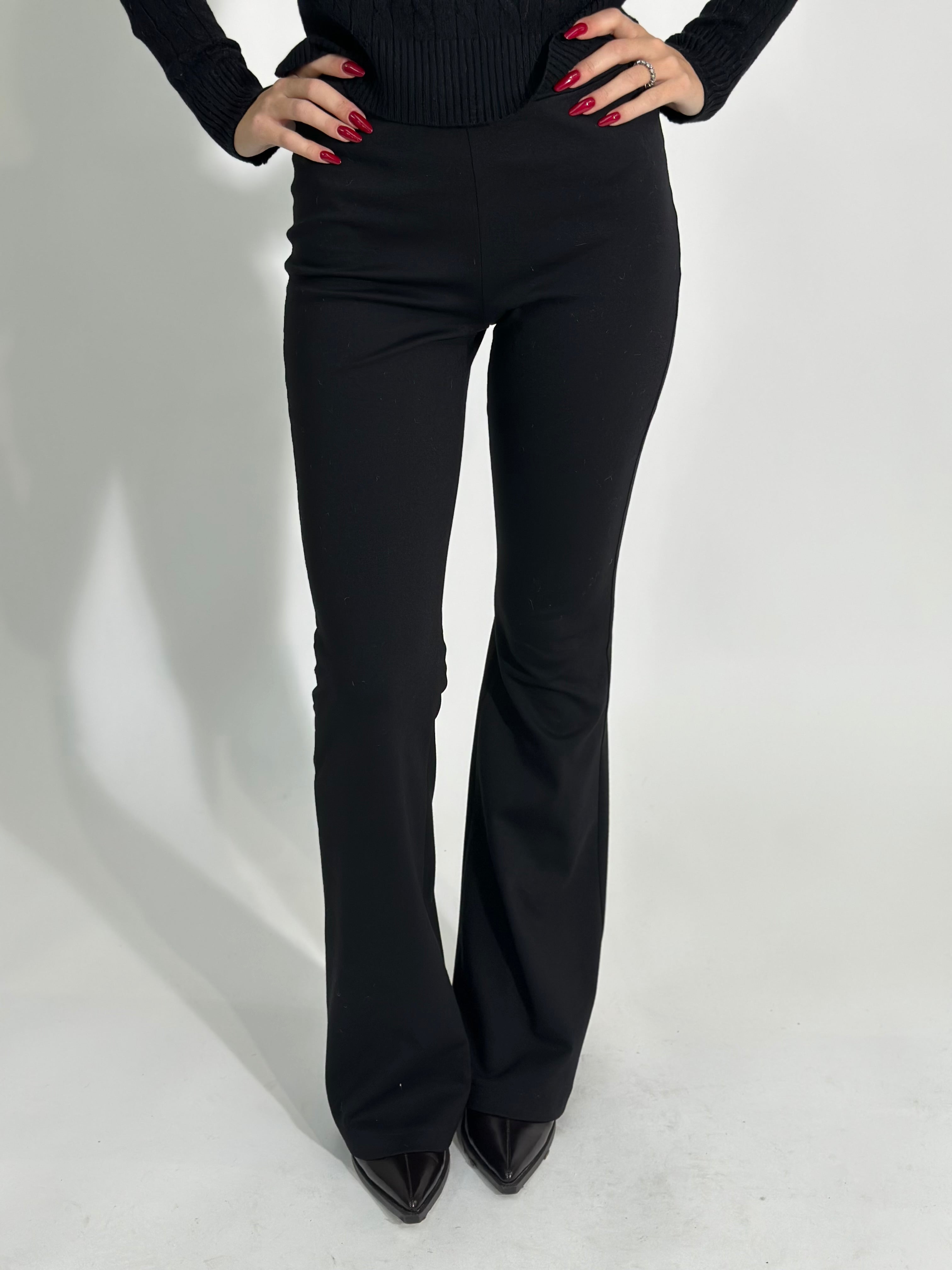 Pantalone trombetta J1073 NERO