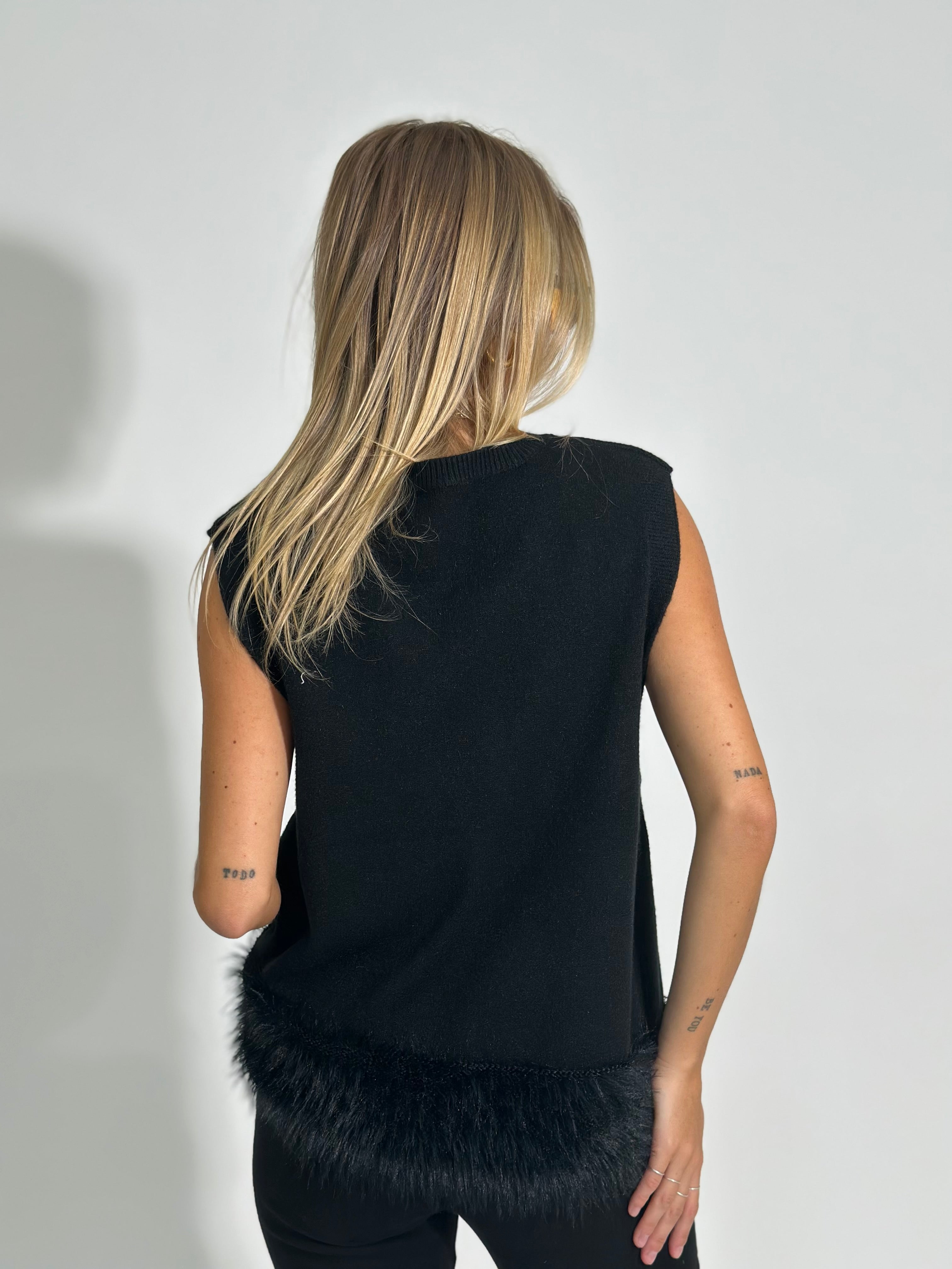 Maglia smanicata J28116 NERO