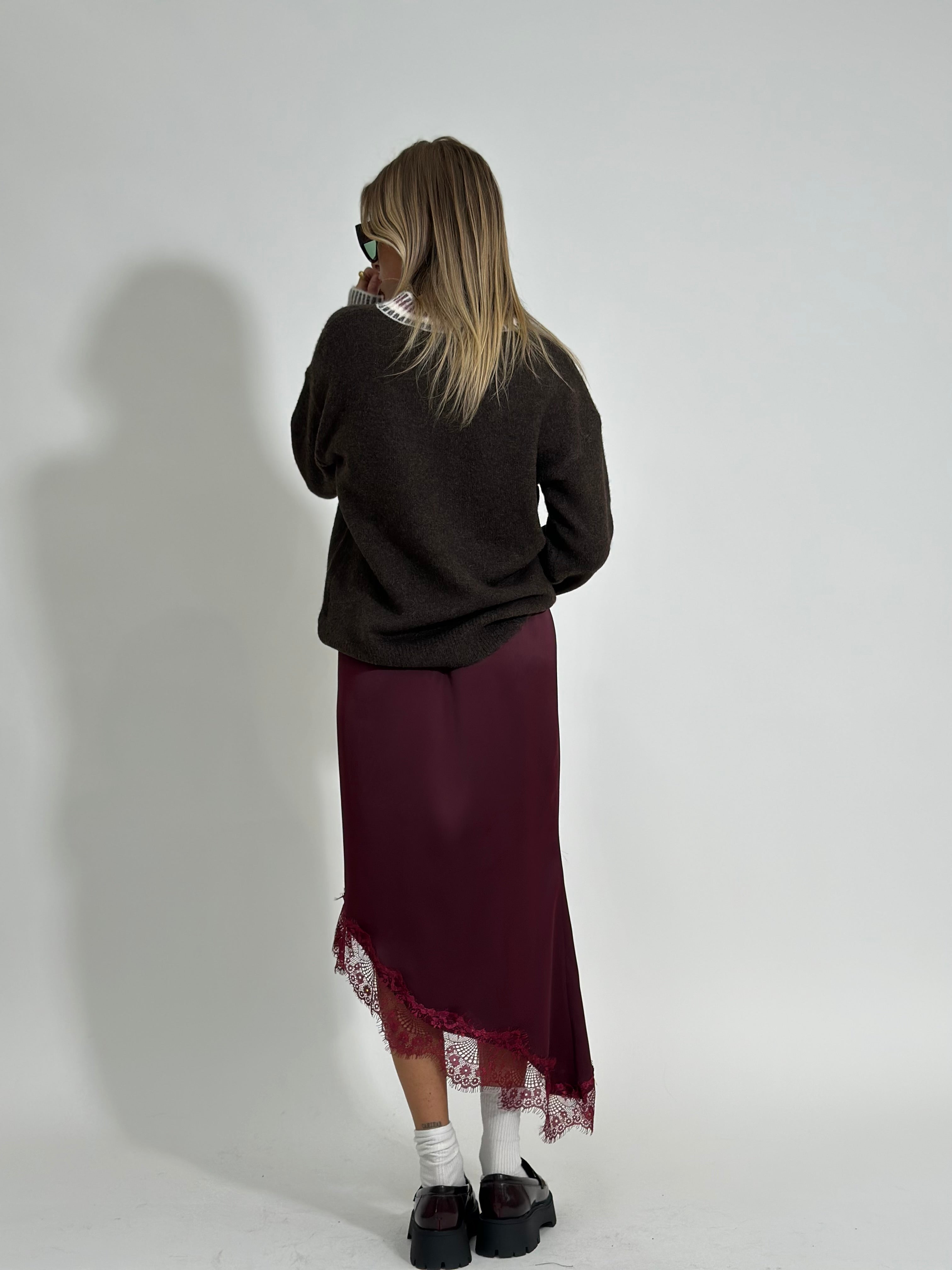 Gonna in pizzo diagonale 359 BURGUNDY