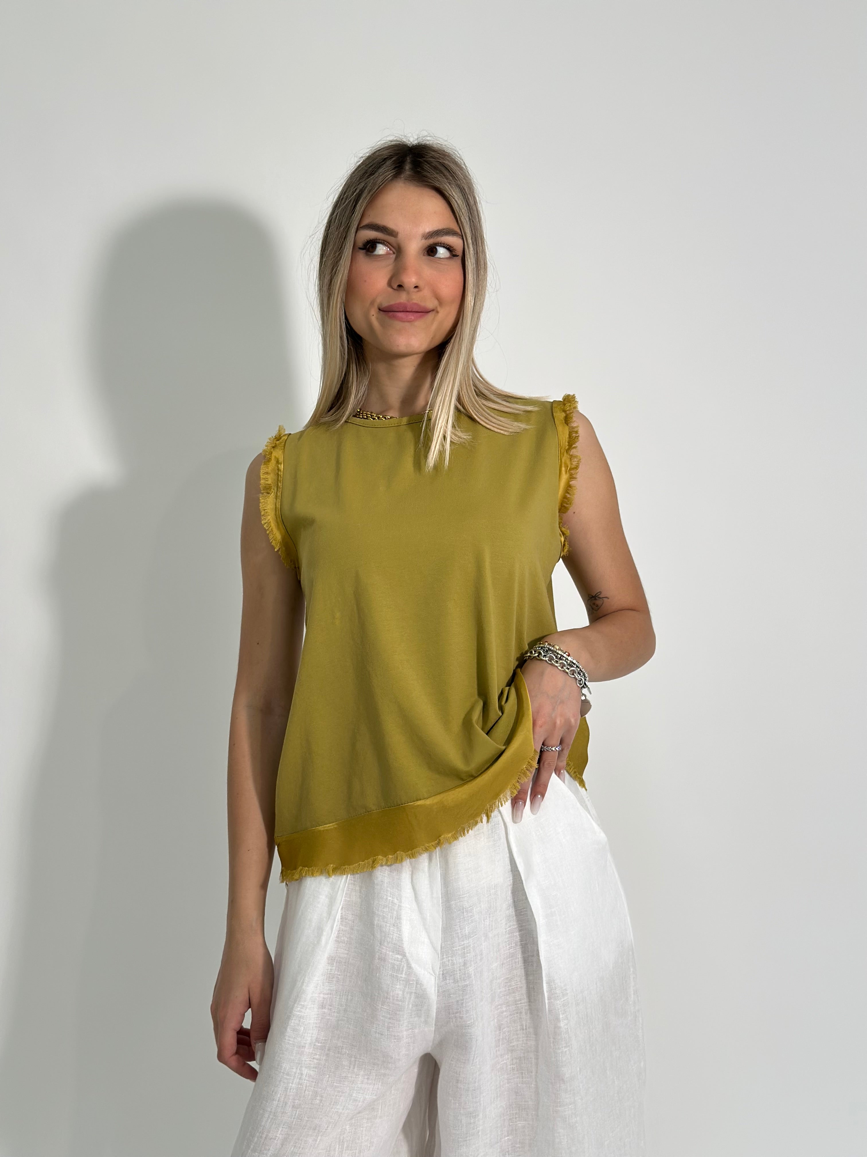 T-shirt satin taglio vivo A-76