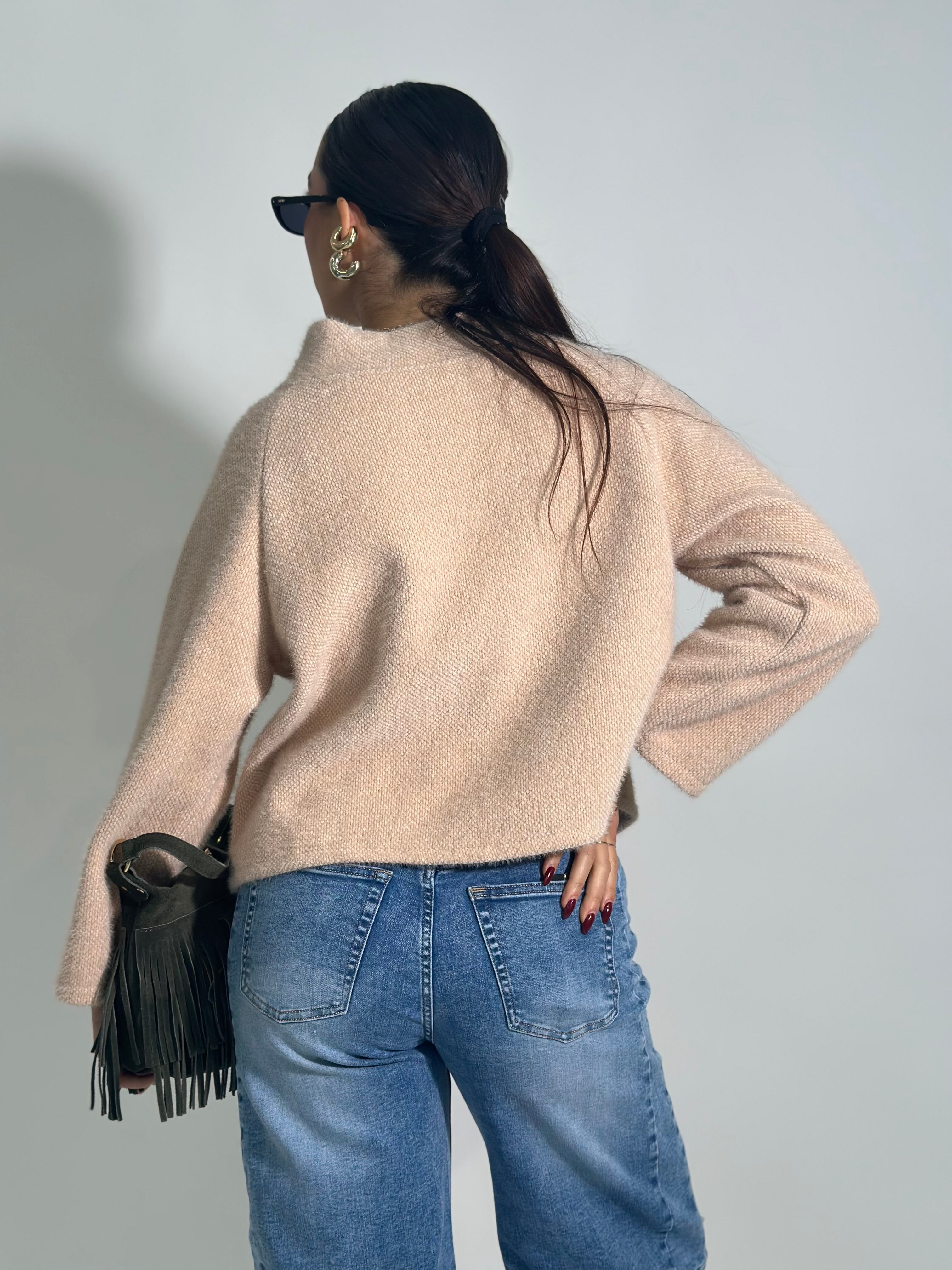 Giacca fluffy con bottone 28063 3+1 OMAGGIO