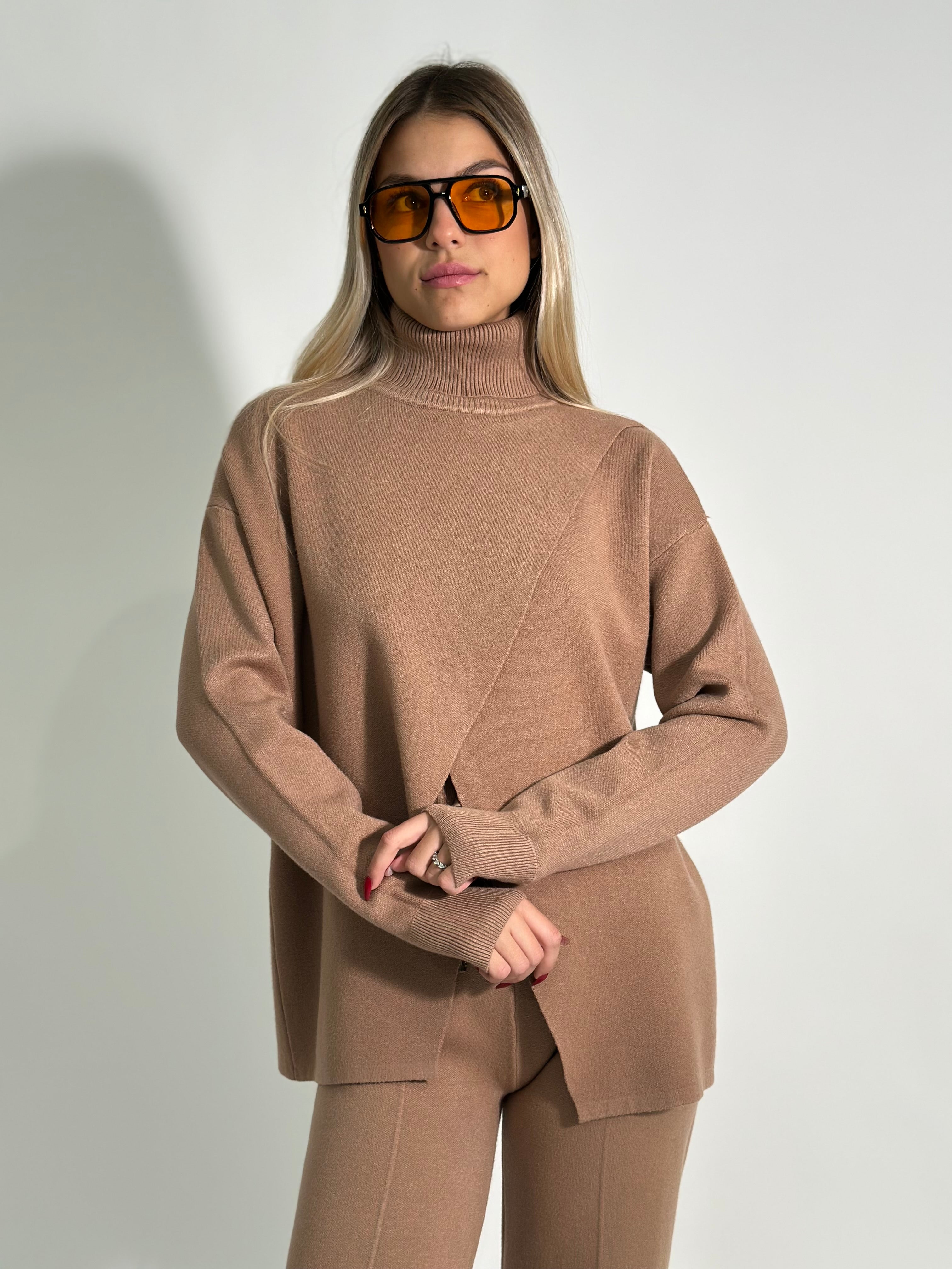 Completo maglia spacco C682A 3+1 OMAGGIO