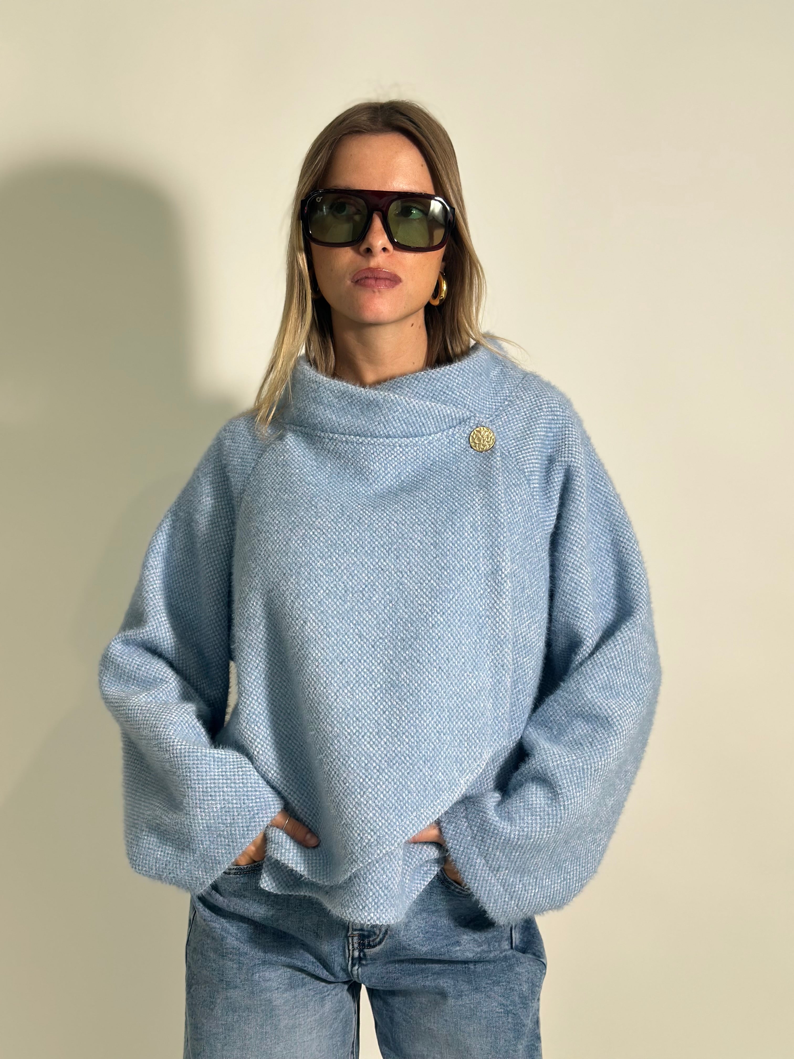 Giacca fluffy con bottone 28063 3+1 OMAGGIO