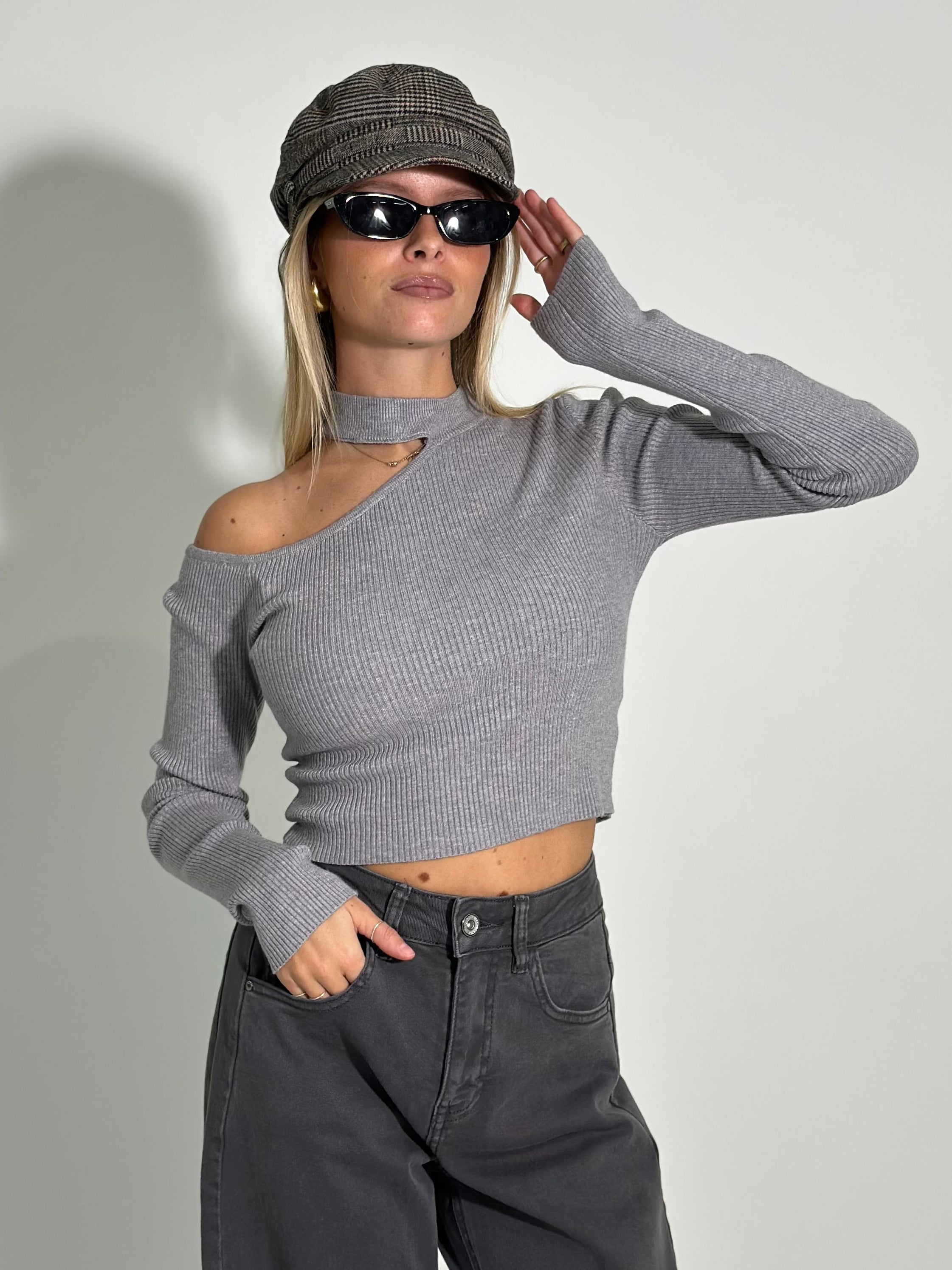 Maglia cut out crop 3022 3+1 OMAGGIO