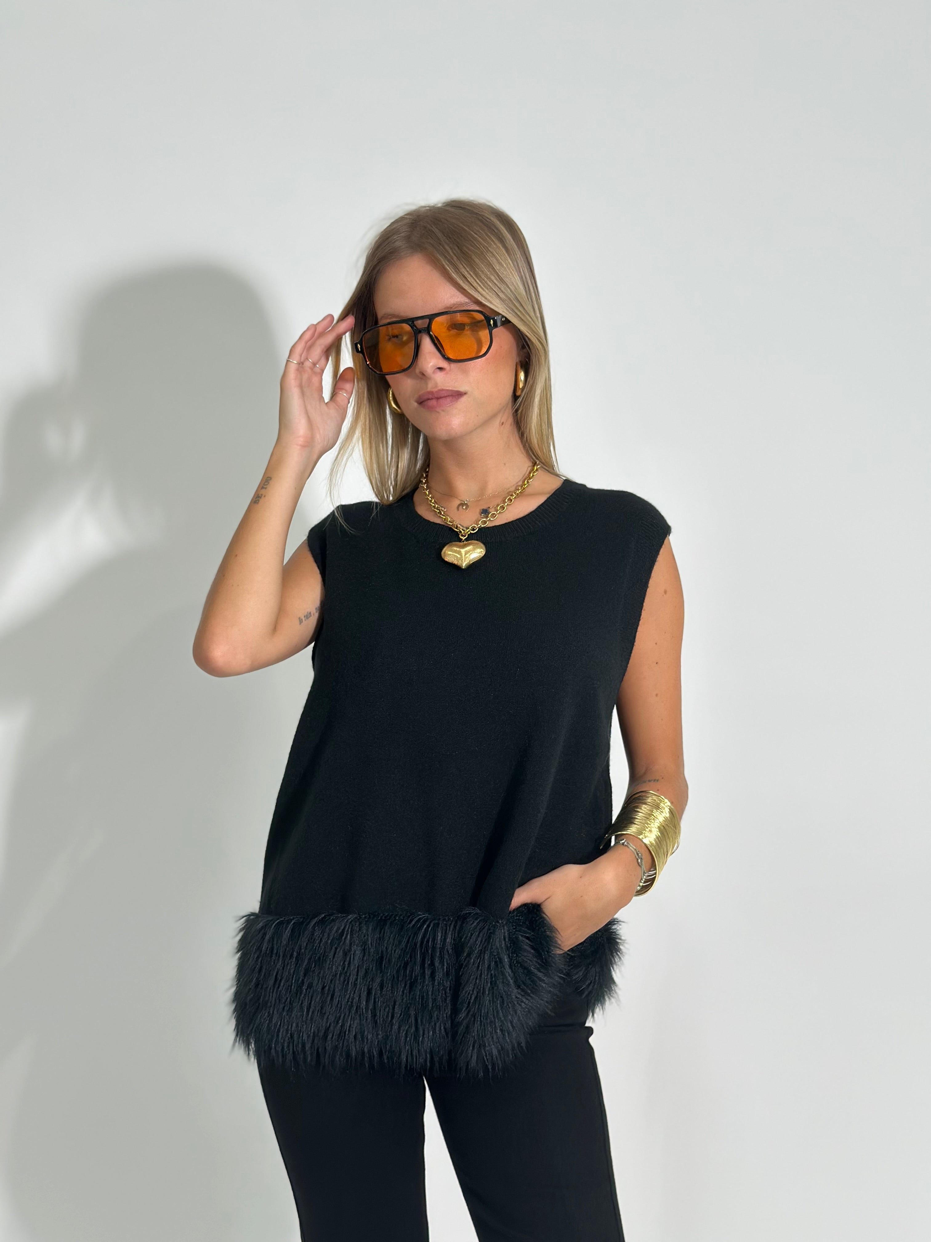 Maglia smanicata J28116 NERO