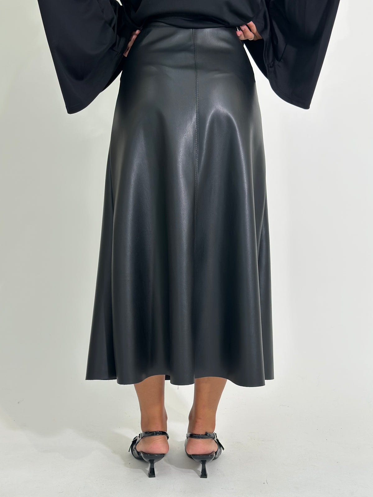 Gonna ecopelle svasata 8066 NERO