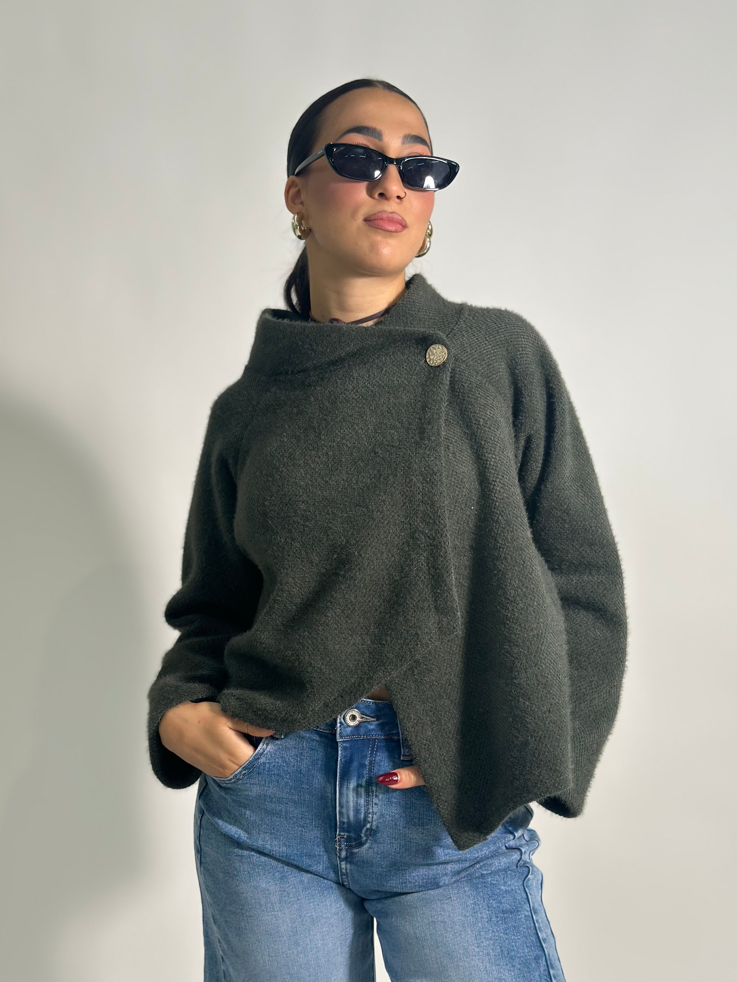 Giacca fluffy con bottone 28063 3+1 OMAGGIO