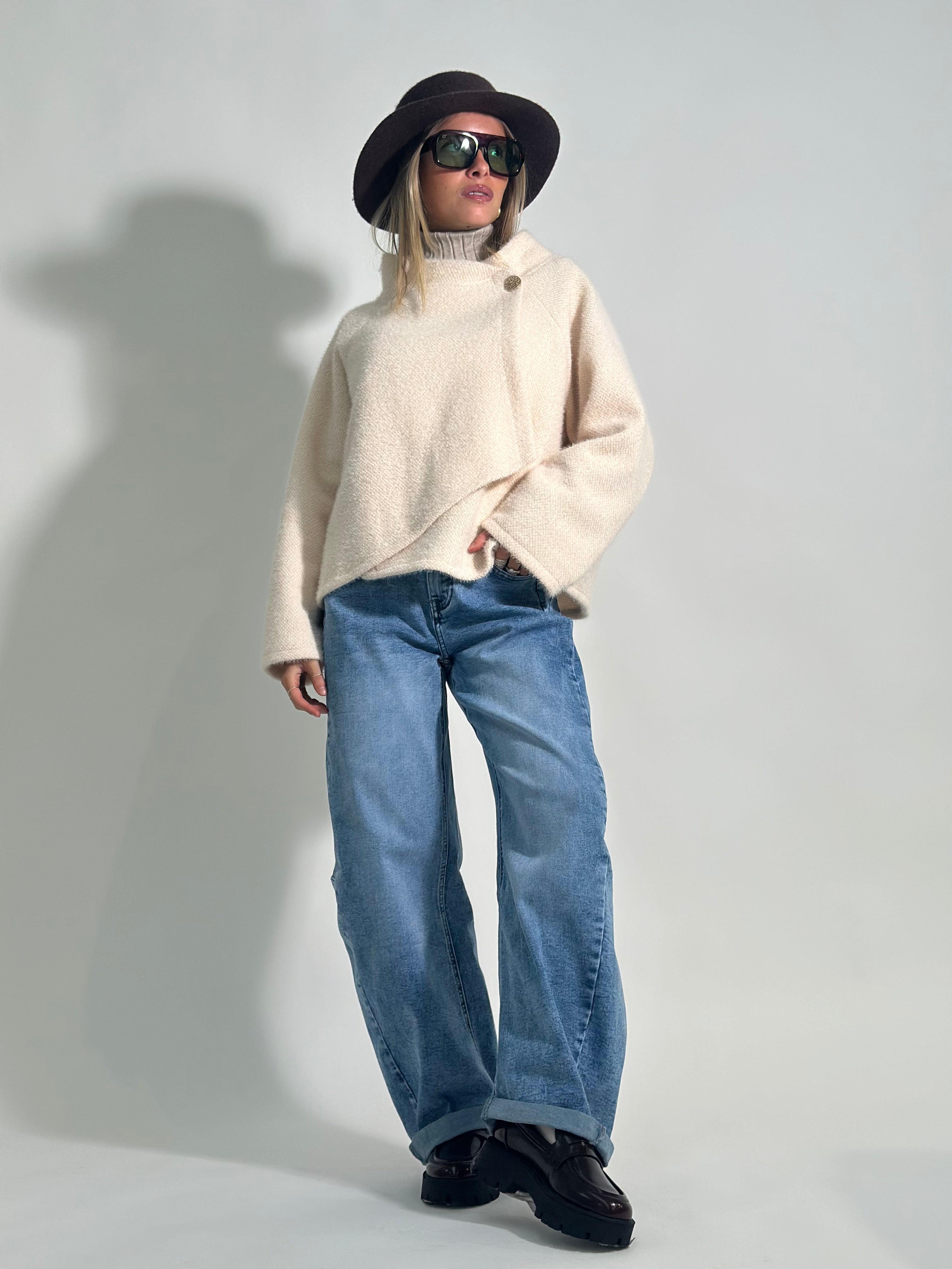 Giacca fluffy con bottone 28063 3+1 OMAGGIO