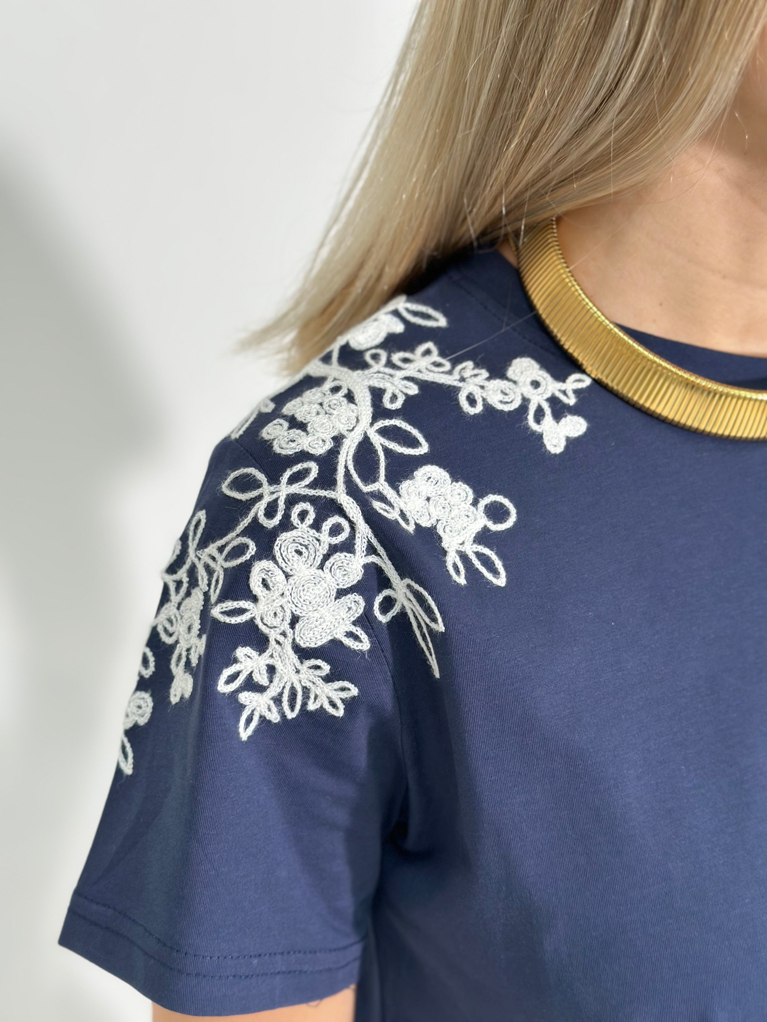 T-shirt ricamo J68 BLU