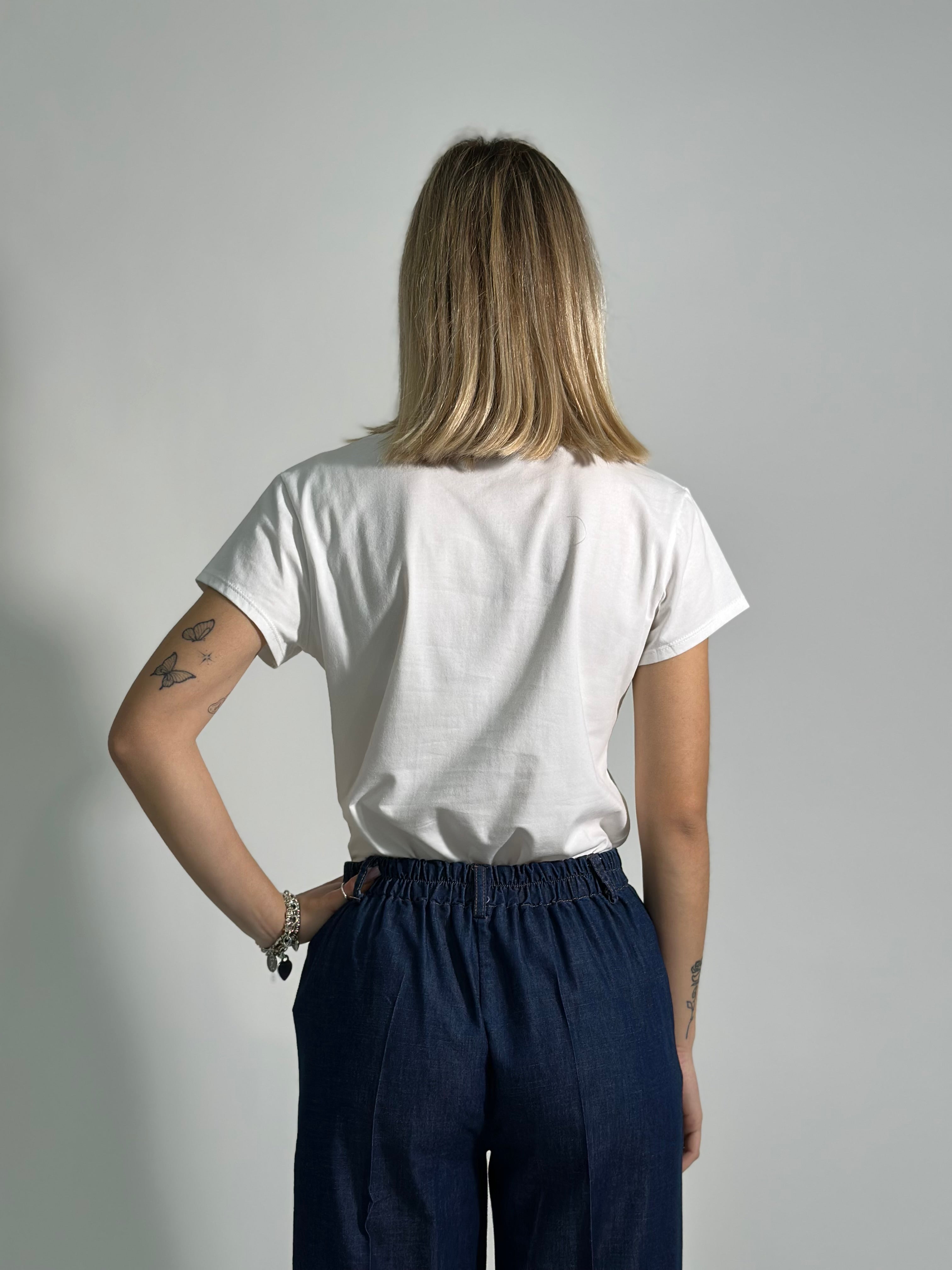 T-shirt cuore ricamo 116