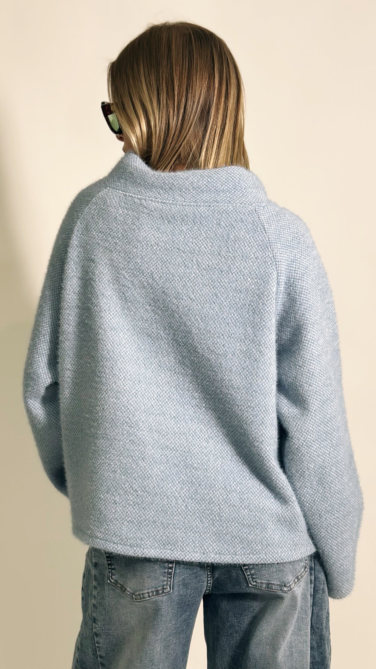 Giacca fluffy con bottone 28063 3+1 OMAGGIO