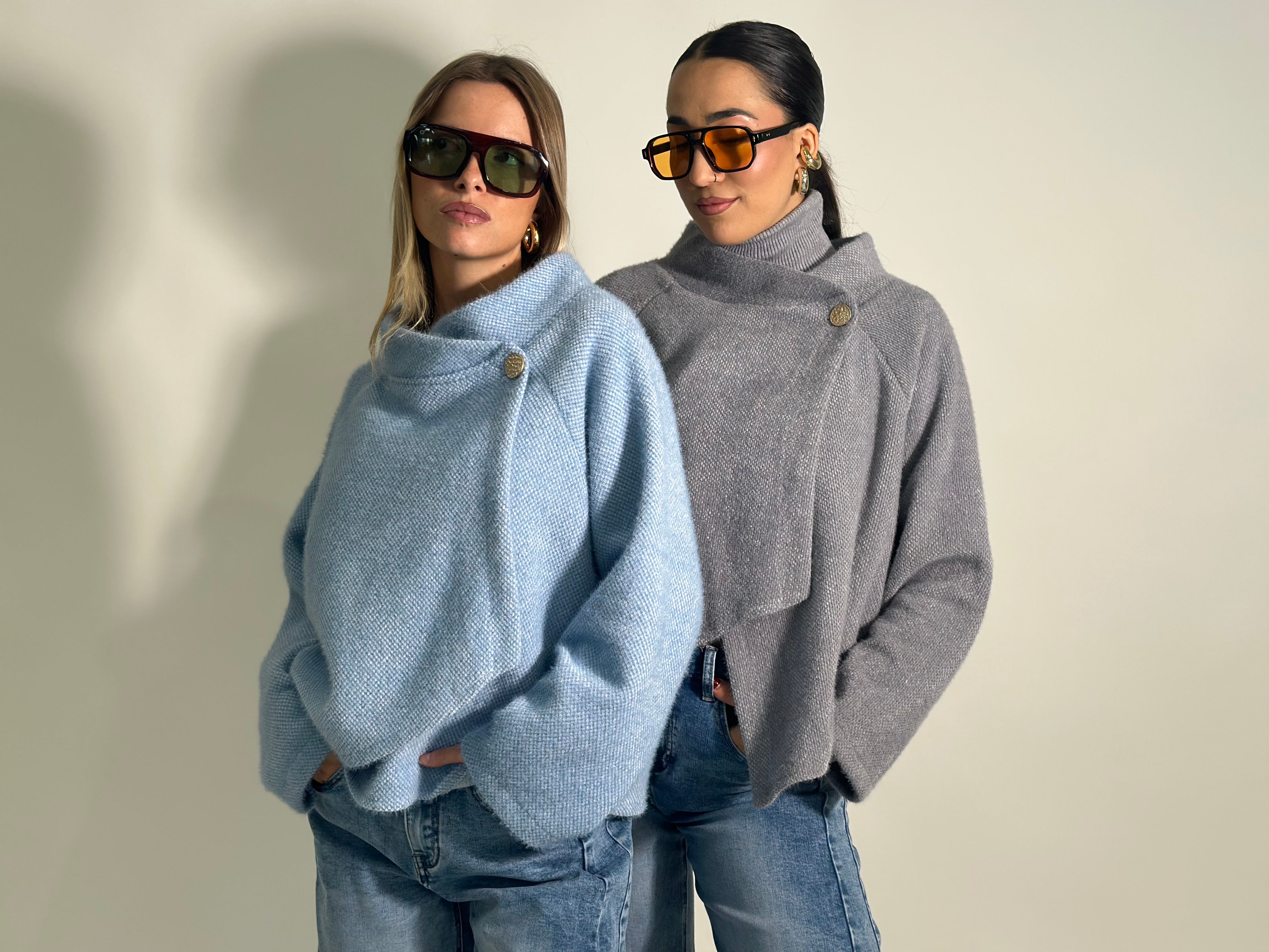 Giacca fluffy con bottone 28063 3+1 OMAGGIO