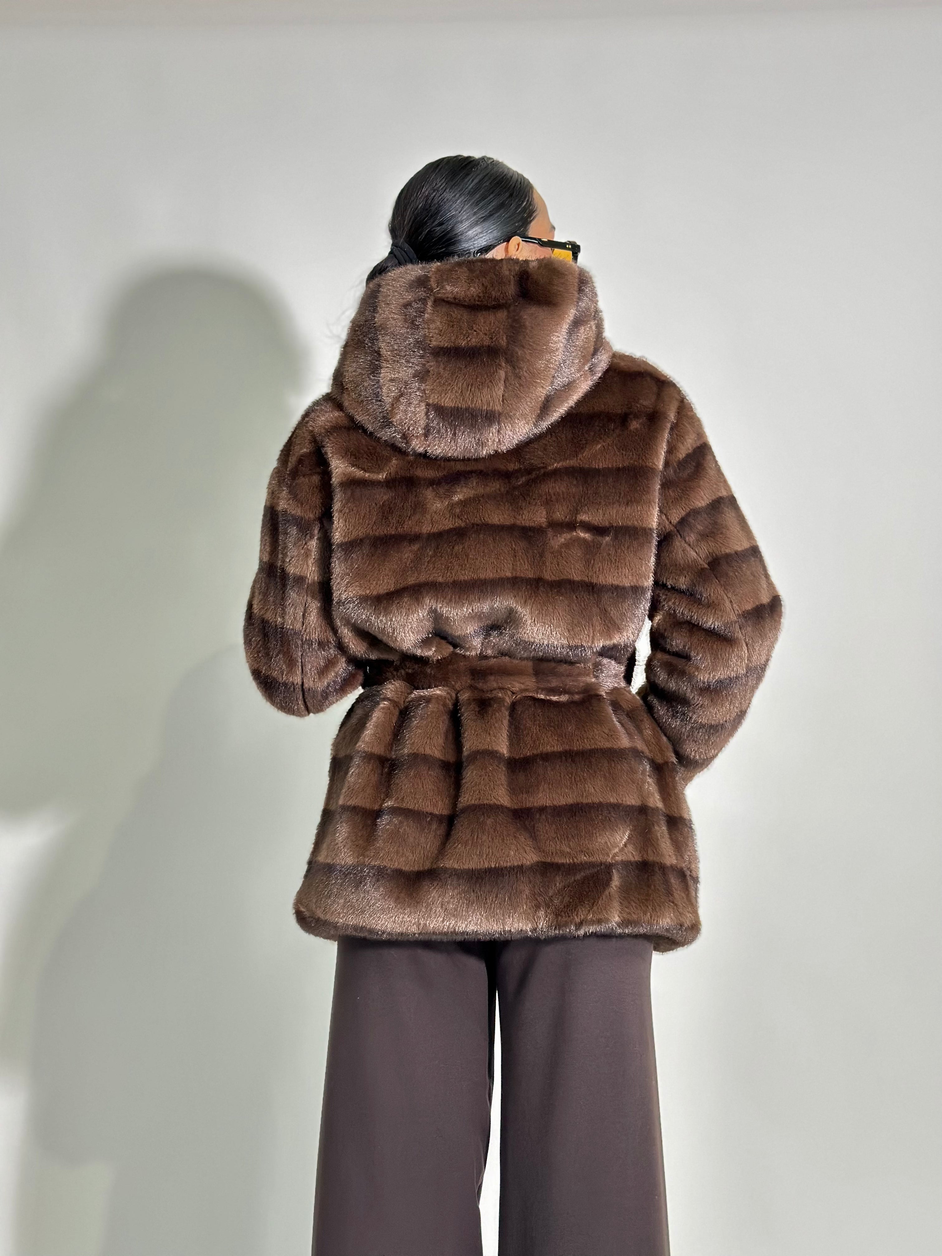 Pelliccia cappuccio YO215 MORO