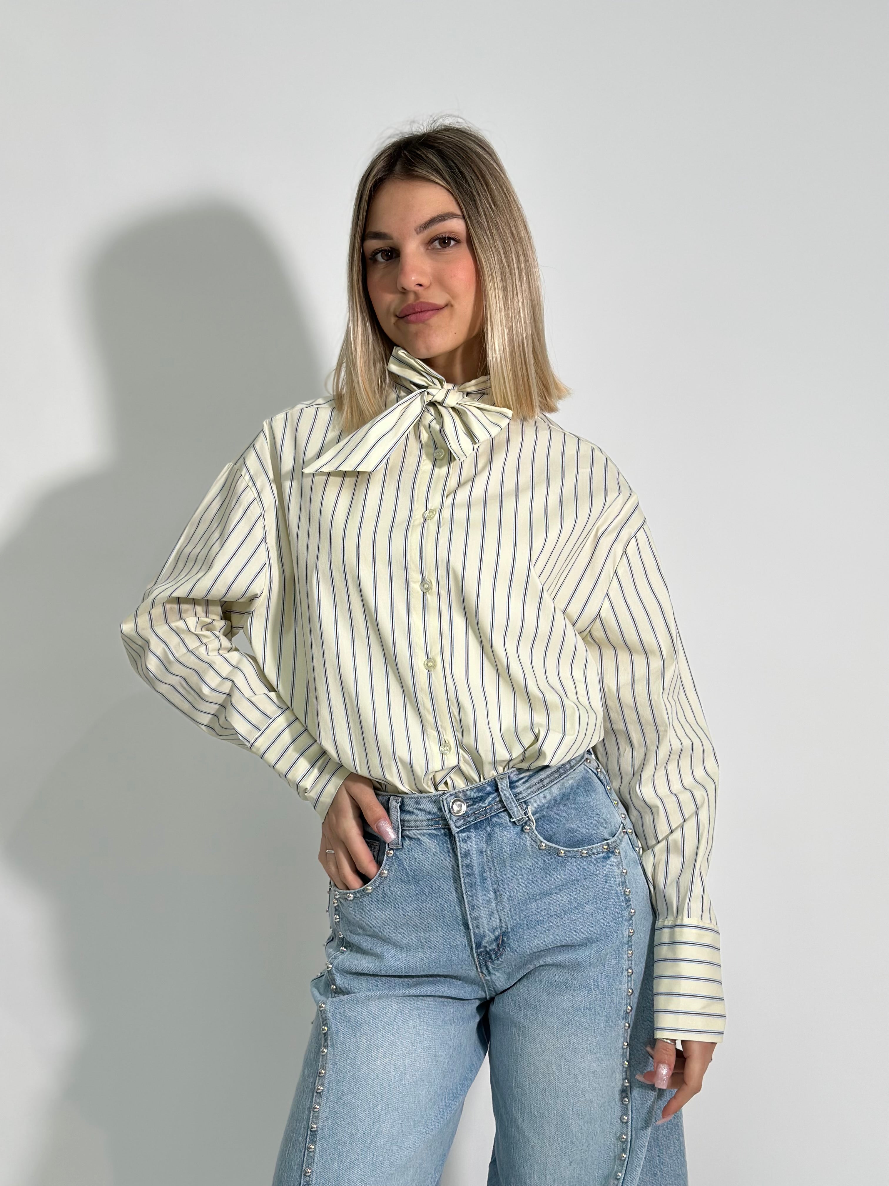 Camicia Hellen fiocco 25629