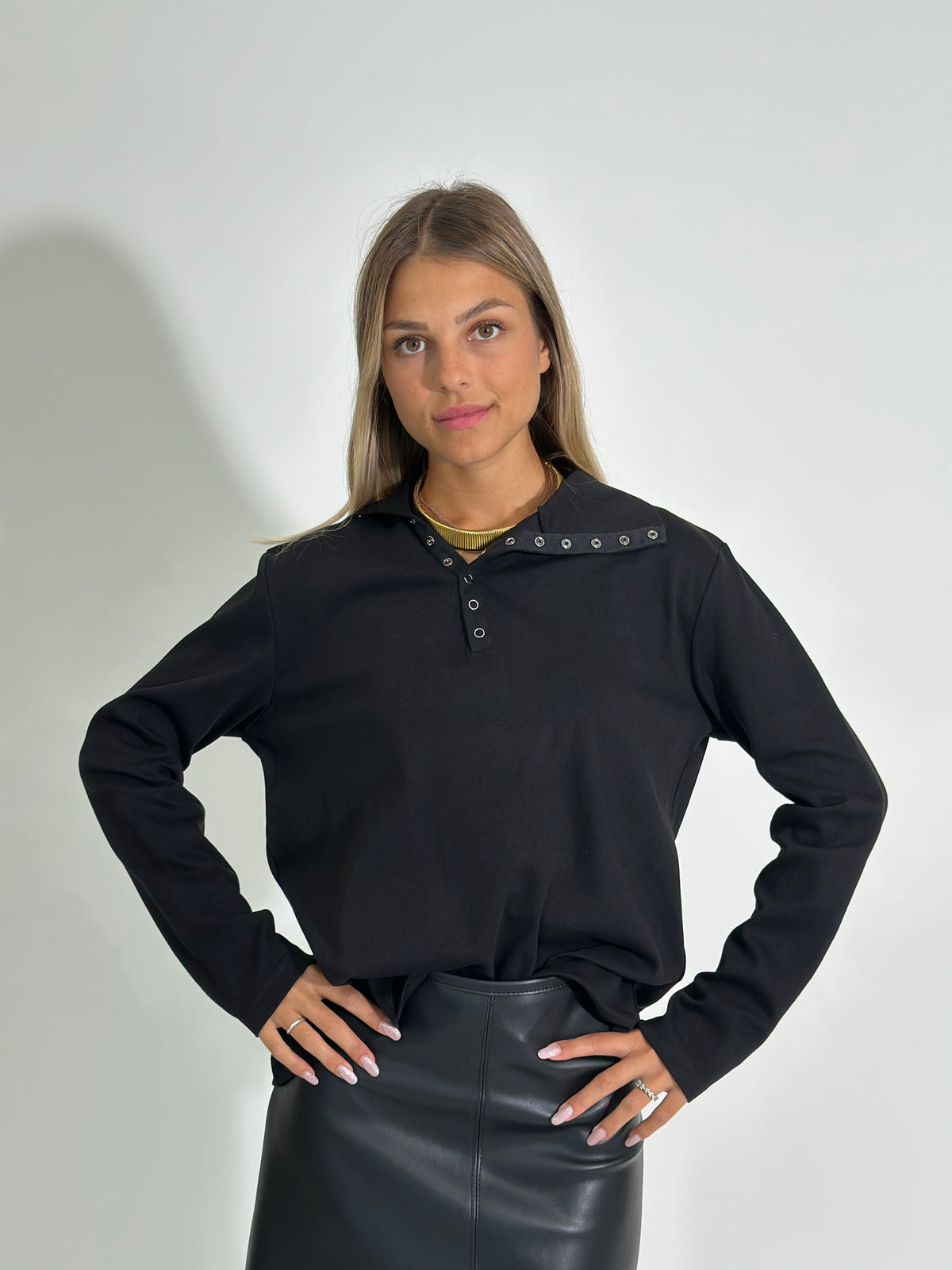 Maglia collo diagonale 260321 NERO