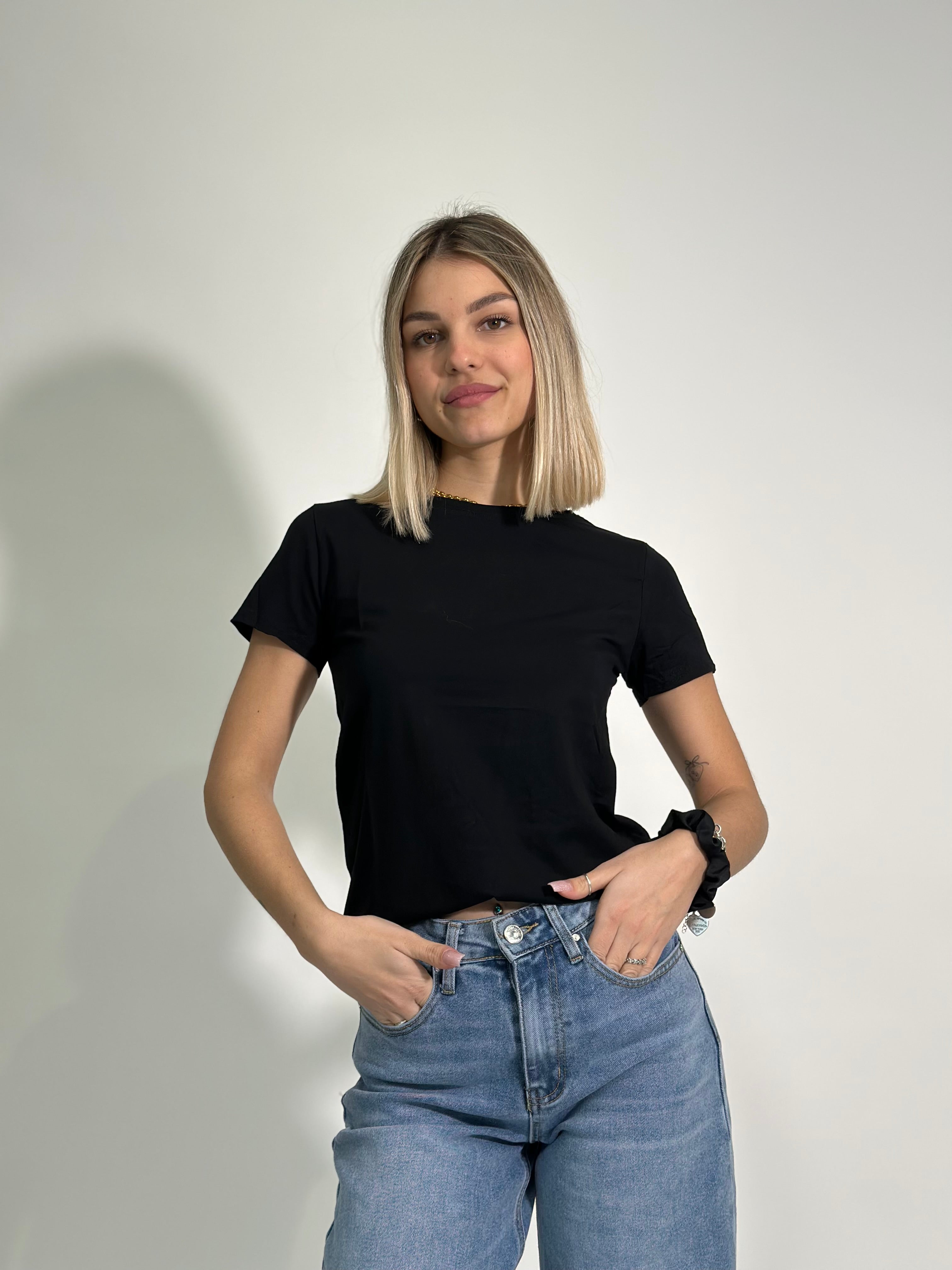 T-shirt 2213 PROMO 4+1 OMAGGIO