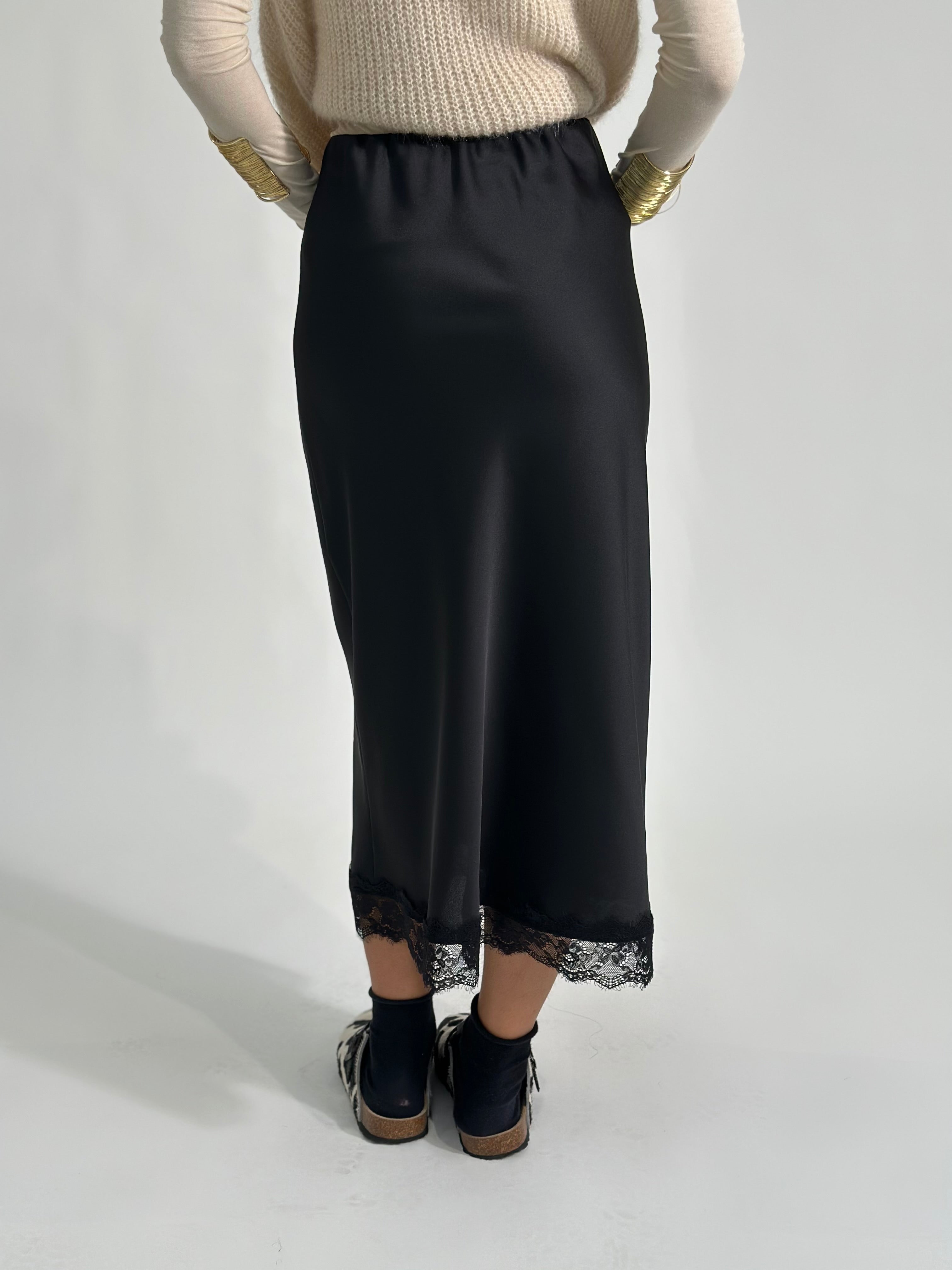 Gonna satin pizzo 2711 NERO
