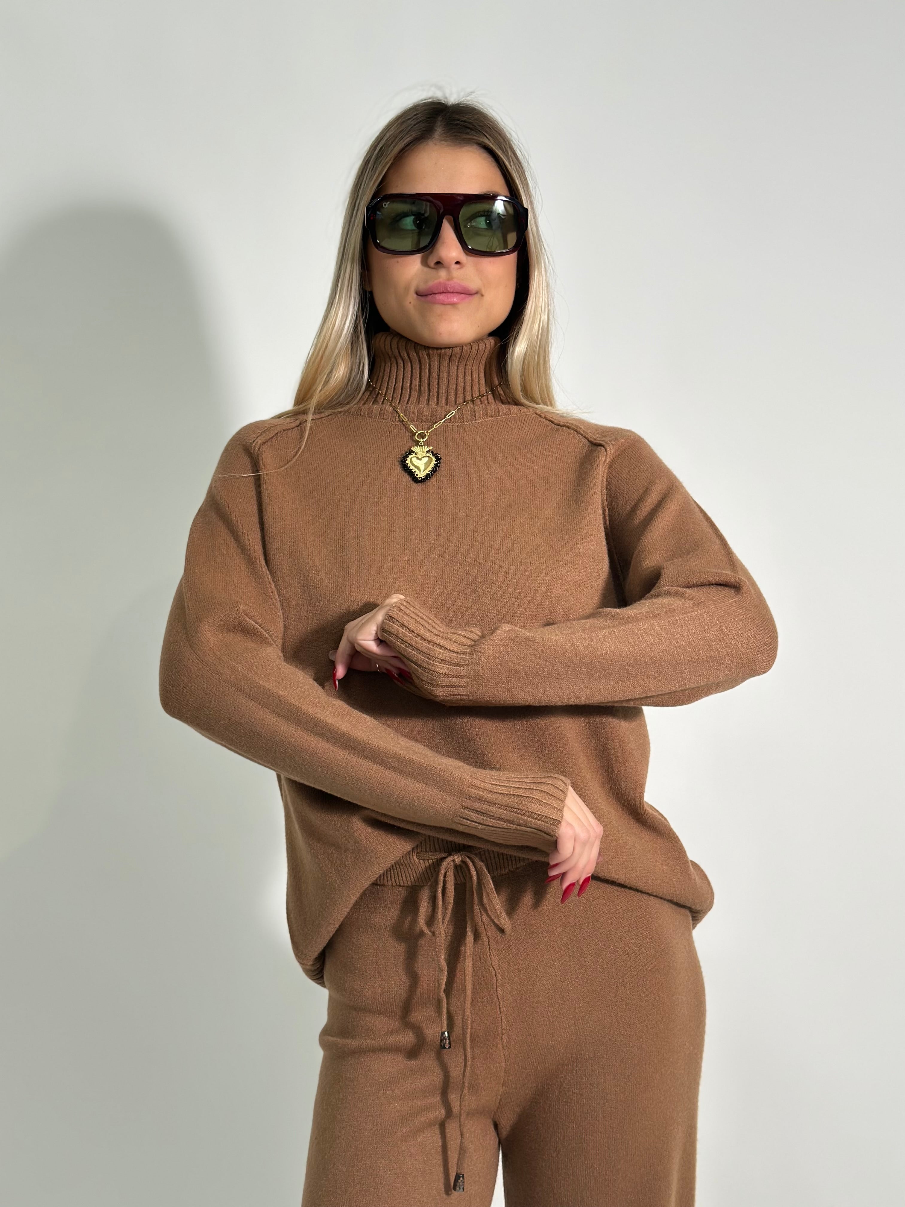 Completo maglia C681A  3+1 OMAGGIO