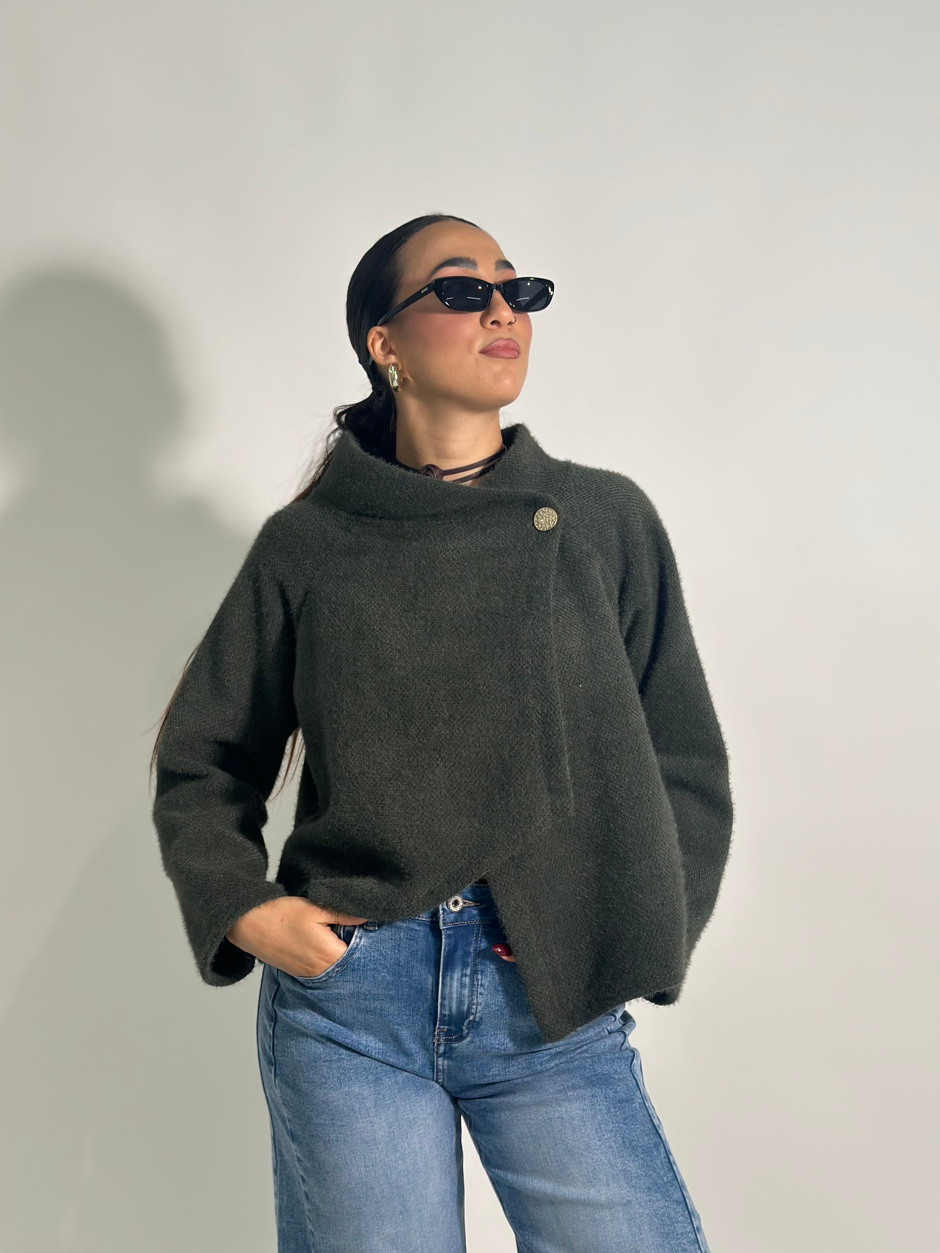 Giacca fluffy con bottone 28063 3+1 OMAGGIO