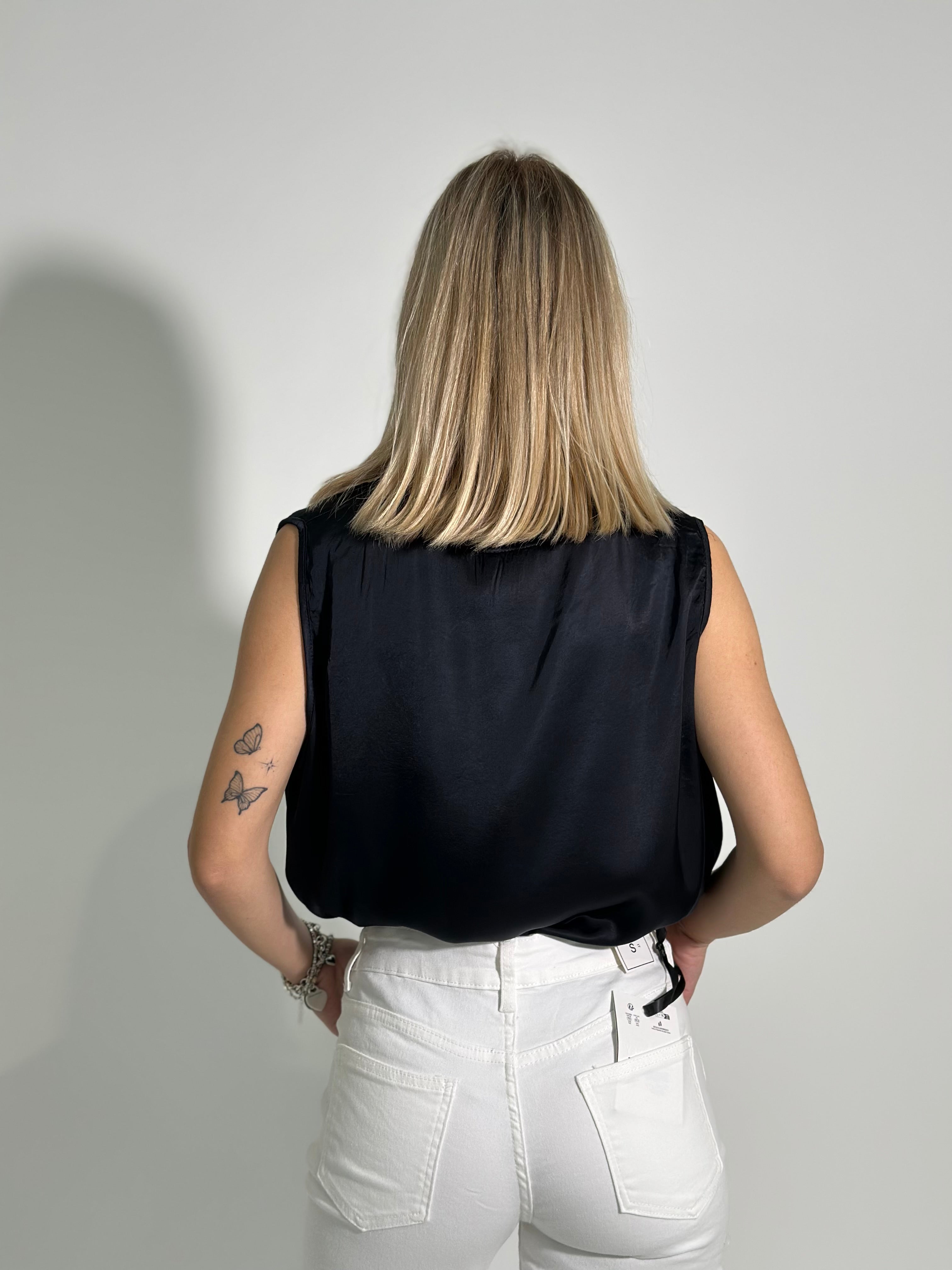 Maglia satin smanicata 10673