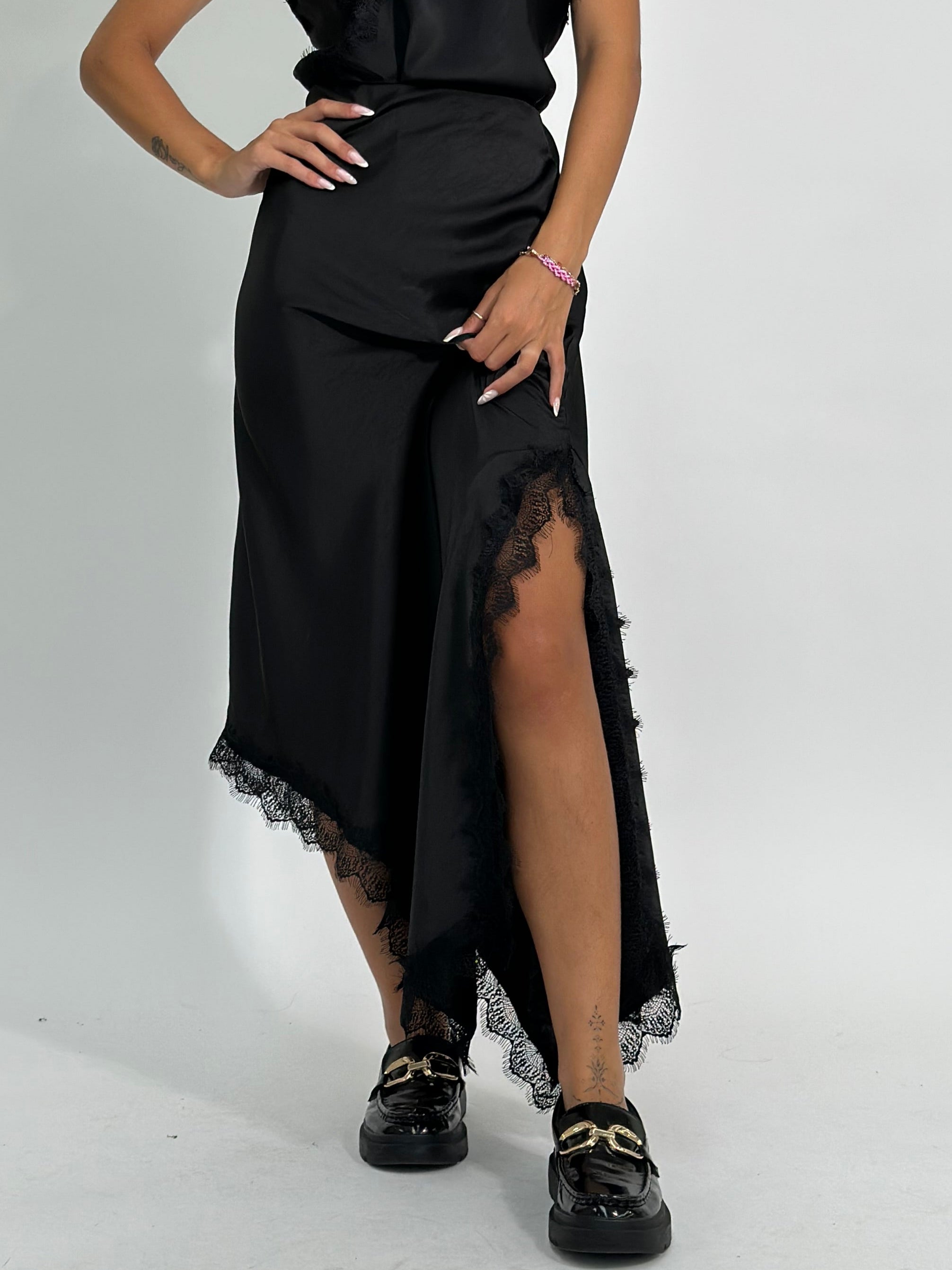 Gonna satin pizzo 19650 NERO