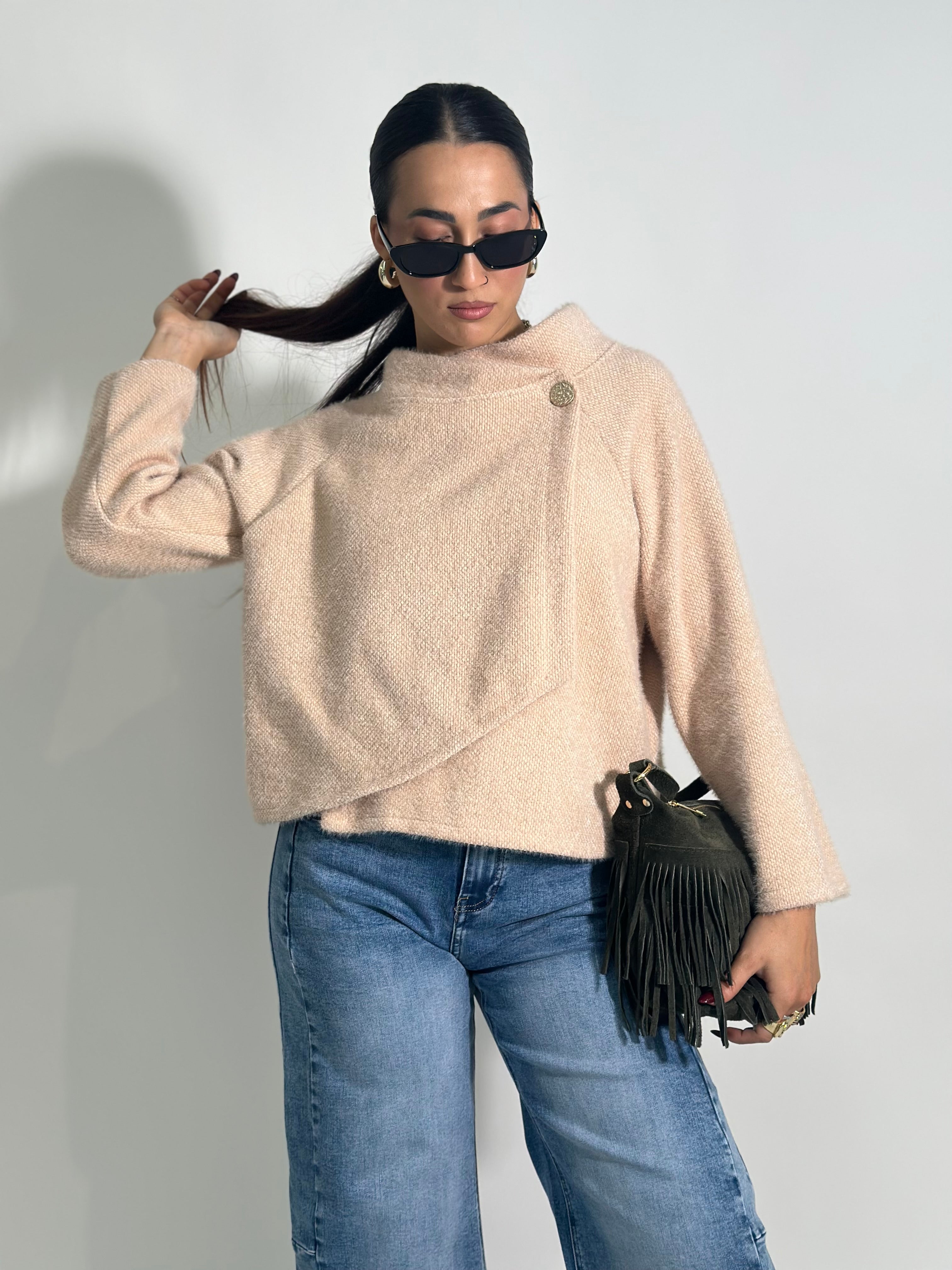 Giacca fluffy con bottone 28063 3+1 OMAGGIO