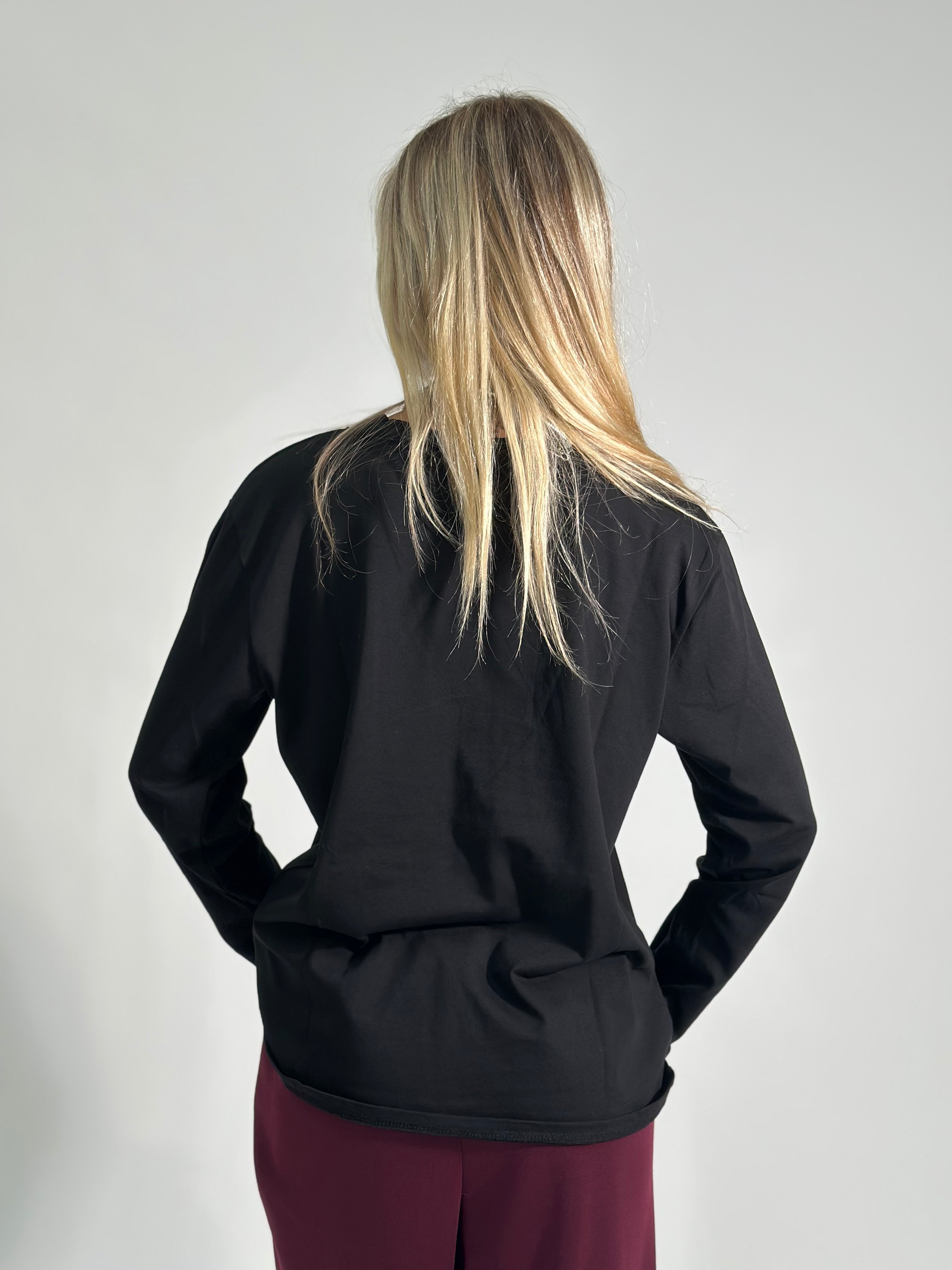 T-shirt lunga 23100 NERO