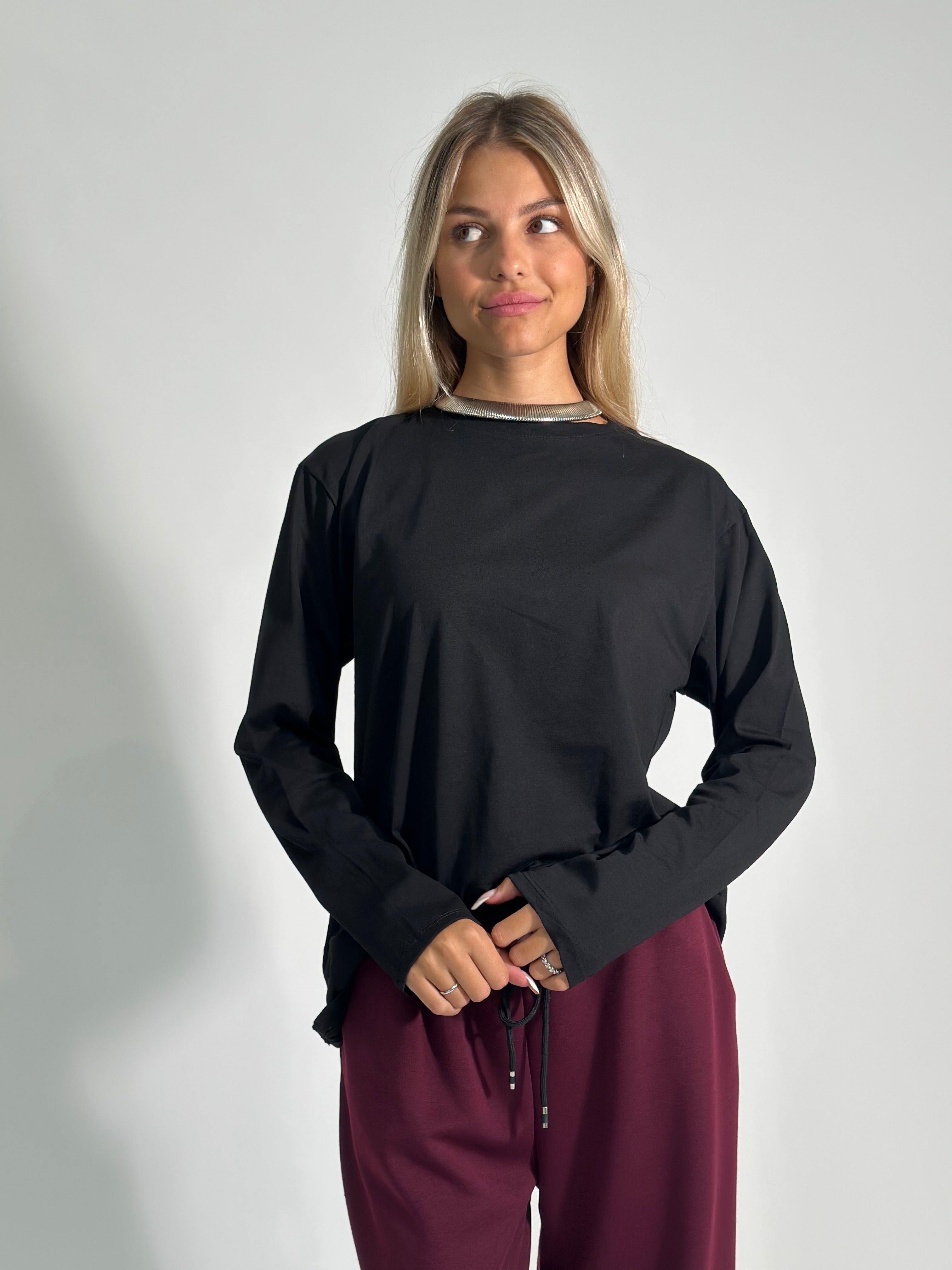 T-shirt lunga 23100 NERO