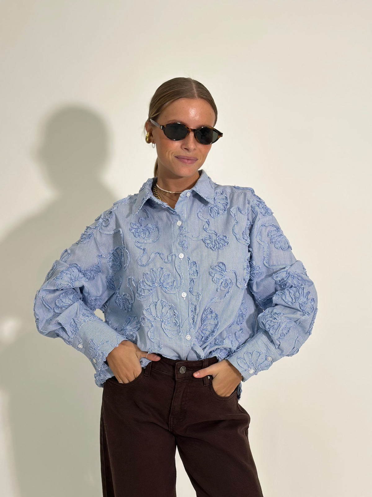 Camicia ricamo tono su tono 2581