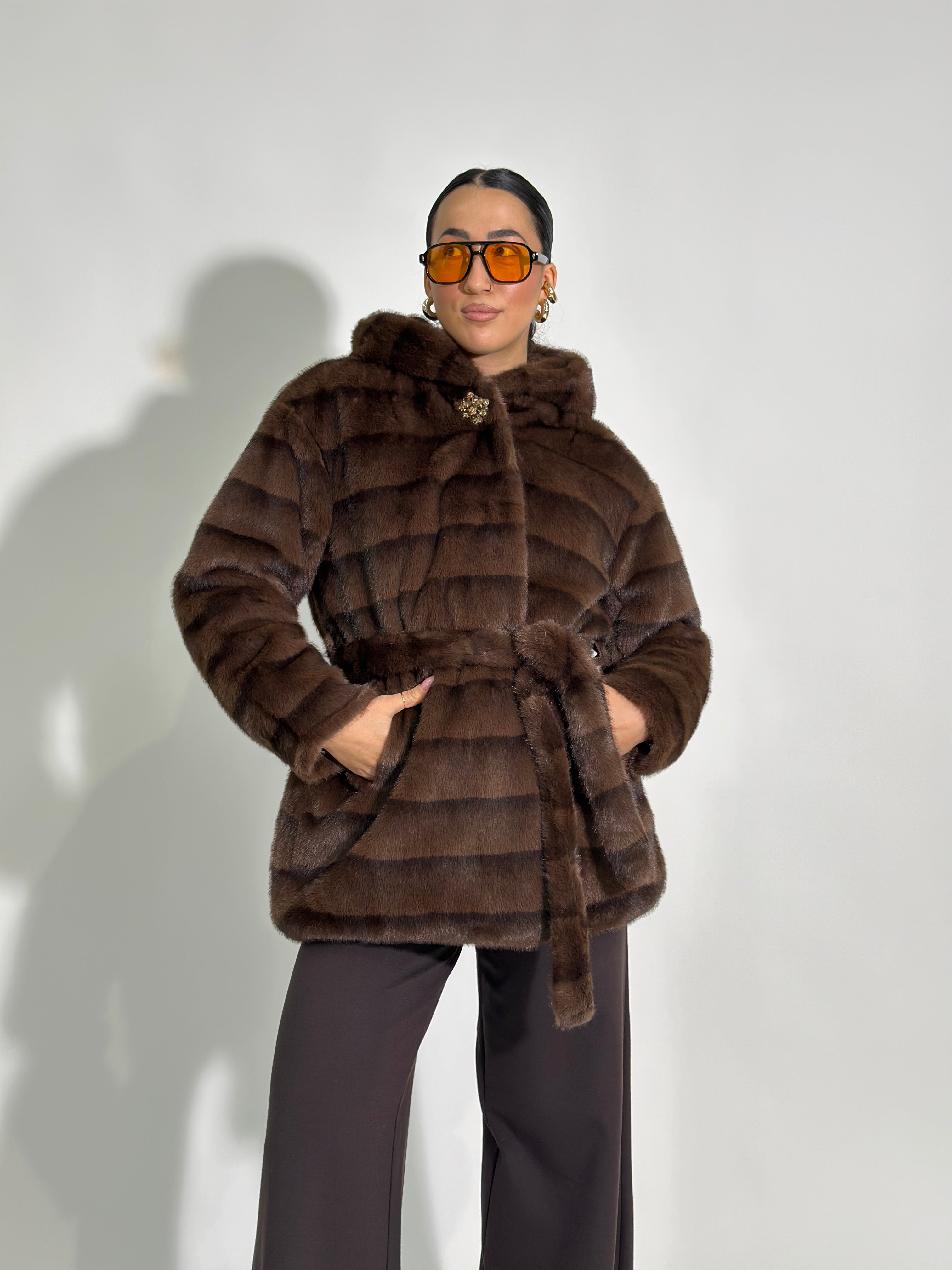 Pelliccia cappuccio YO215 MORO