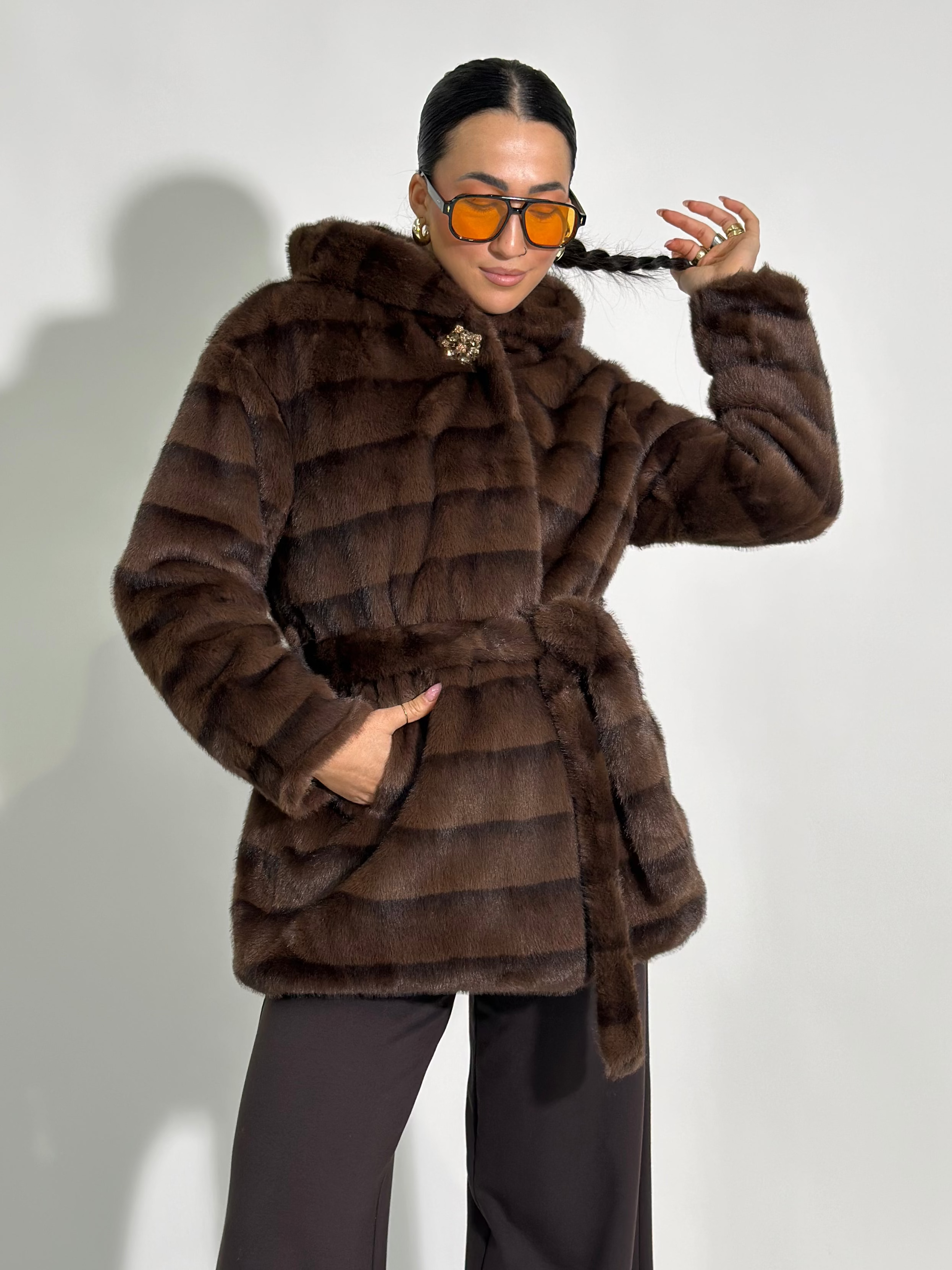 Pelliccia cappuccio YO215 MORO